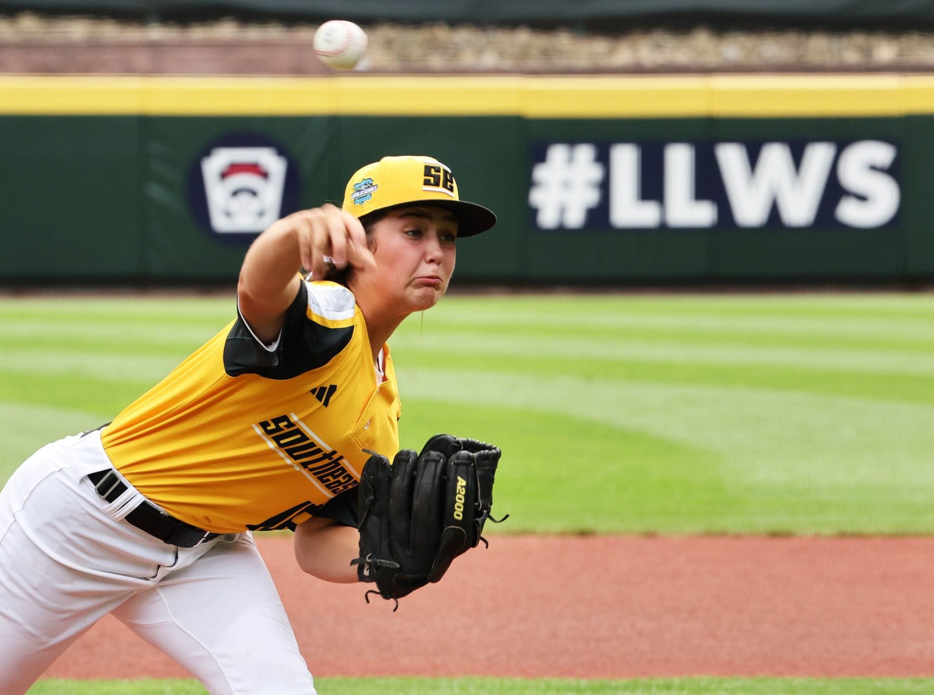 Justin Verlander's brother & MLB world in awe of female Little League World Series phenom Kinley Rasmus