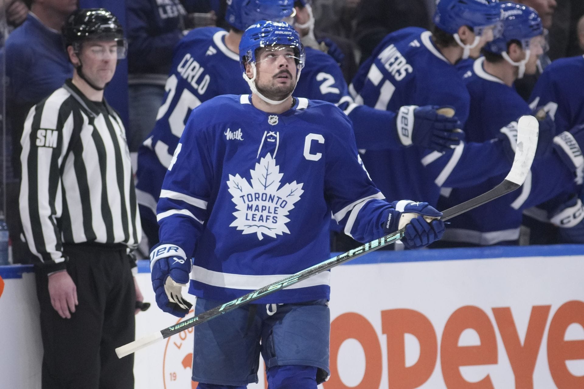 "This is not good news": Leafs fans panic as Auston Matthews links up with sports chiropractor known for healing back pain