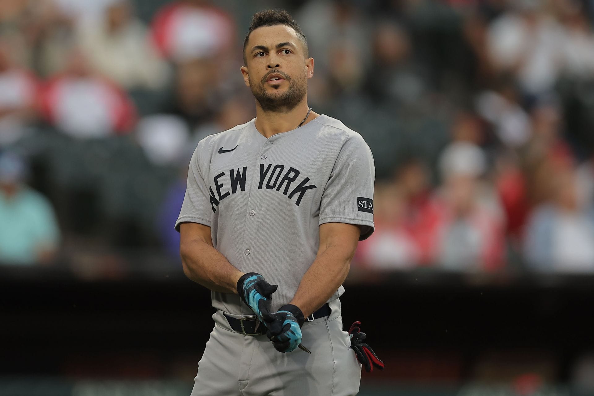 "Giancarlo Stanton hurt his elbows during this" - Fans mock $325M Yankees star over his latest base-running practice