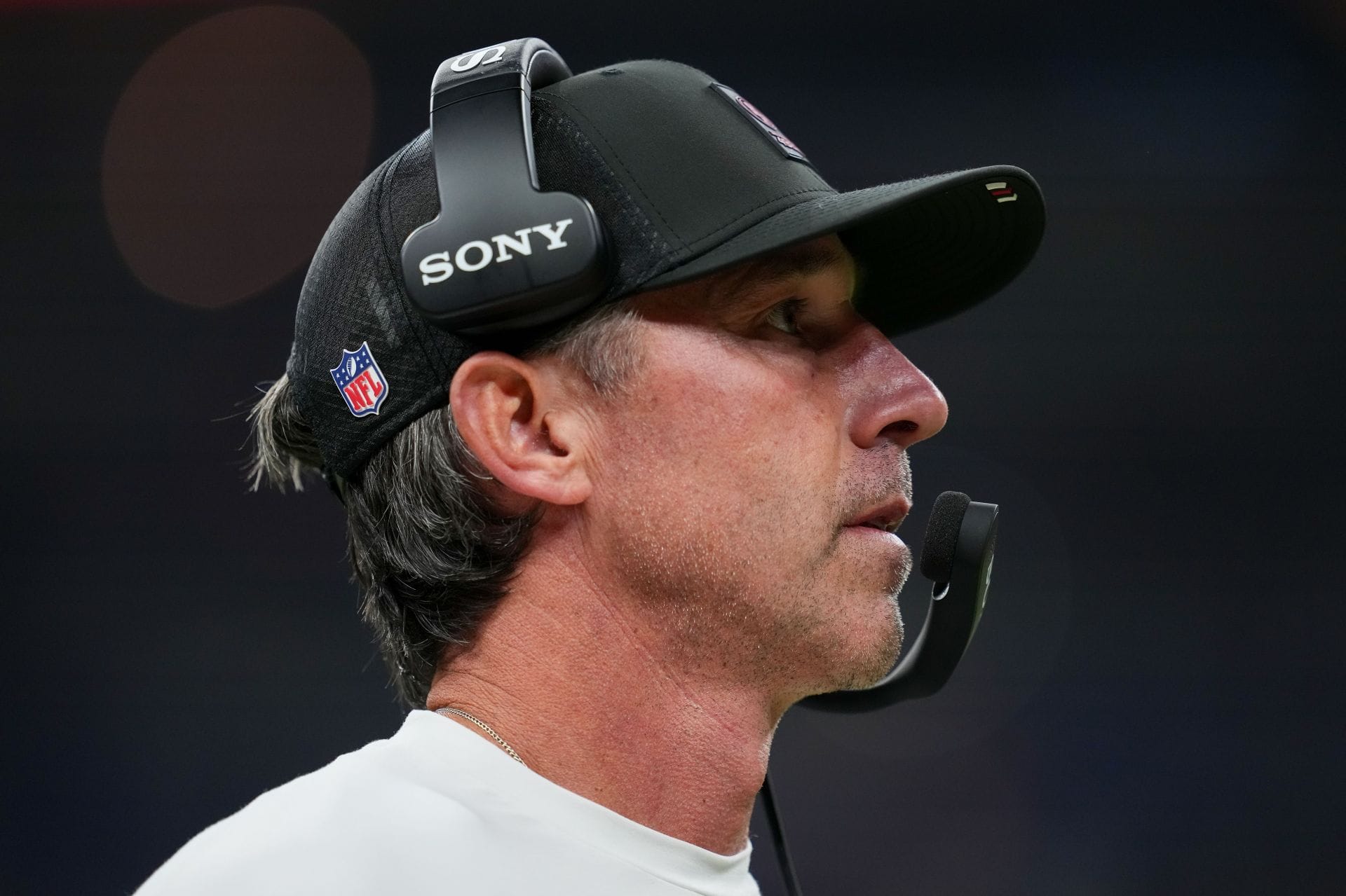“Lying. He just involved Elon Musk”: NFL fans react as Kyle Shanahan blames car accident on Tesla’s autopilot