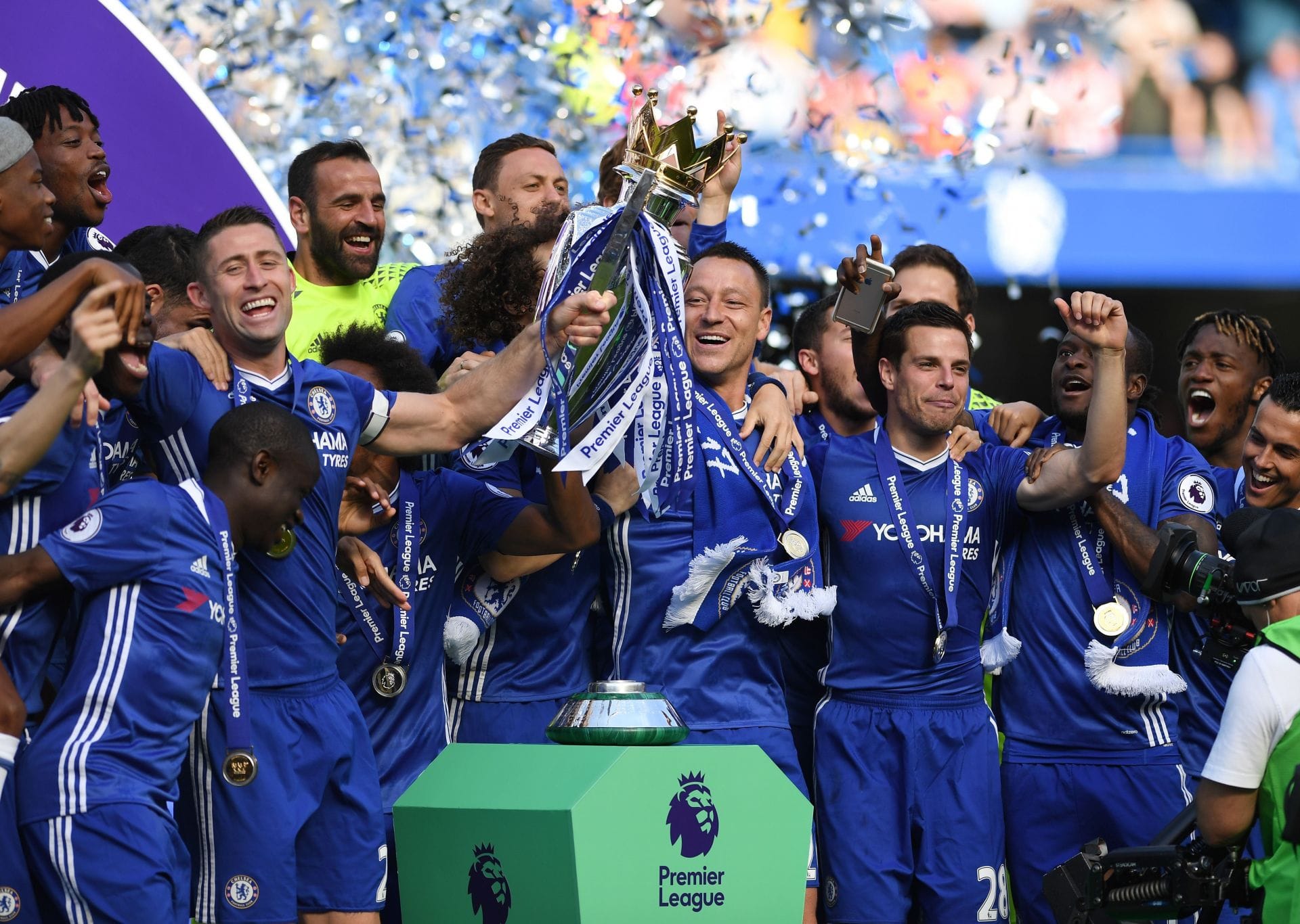 “They were punished, they admitted it?” - Ex-Chelsea manager says Blues should be stripped of Premier League title for rule breach