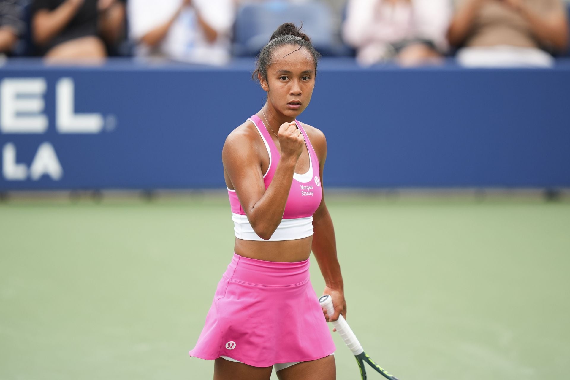 Maja Chwalinska vs Leylah Fernandez preview, head-to-head, odds, prediction, & betting tips | Singapore Tennis Open 2026 semifinal