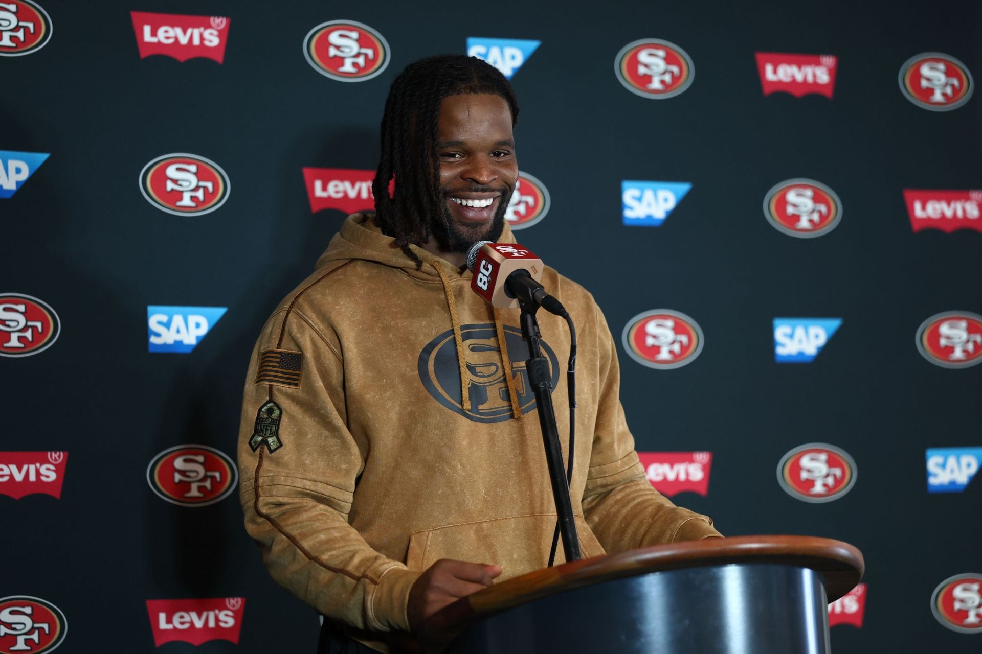 “EMF from substation fried his brain”: NFL fans mock Dre Greenlaw over conspiracy theory question ahead of 49ers-Rams opener in Australia
