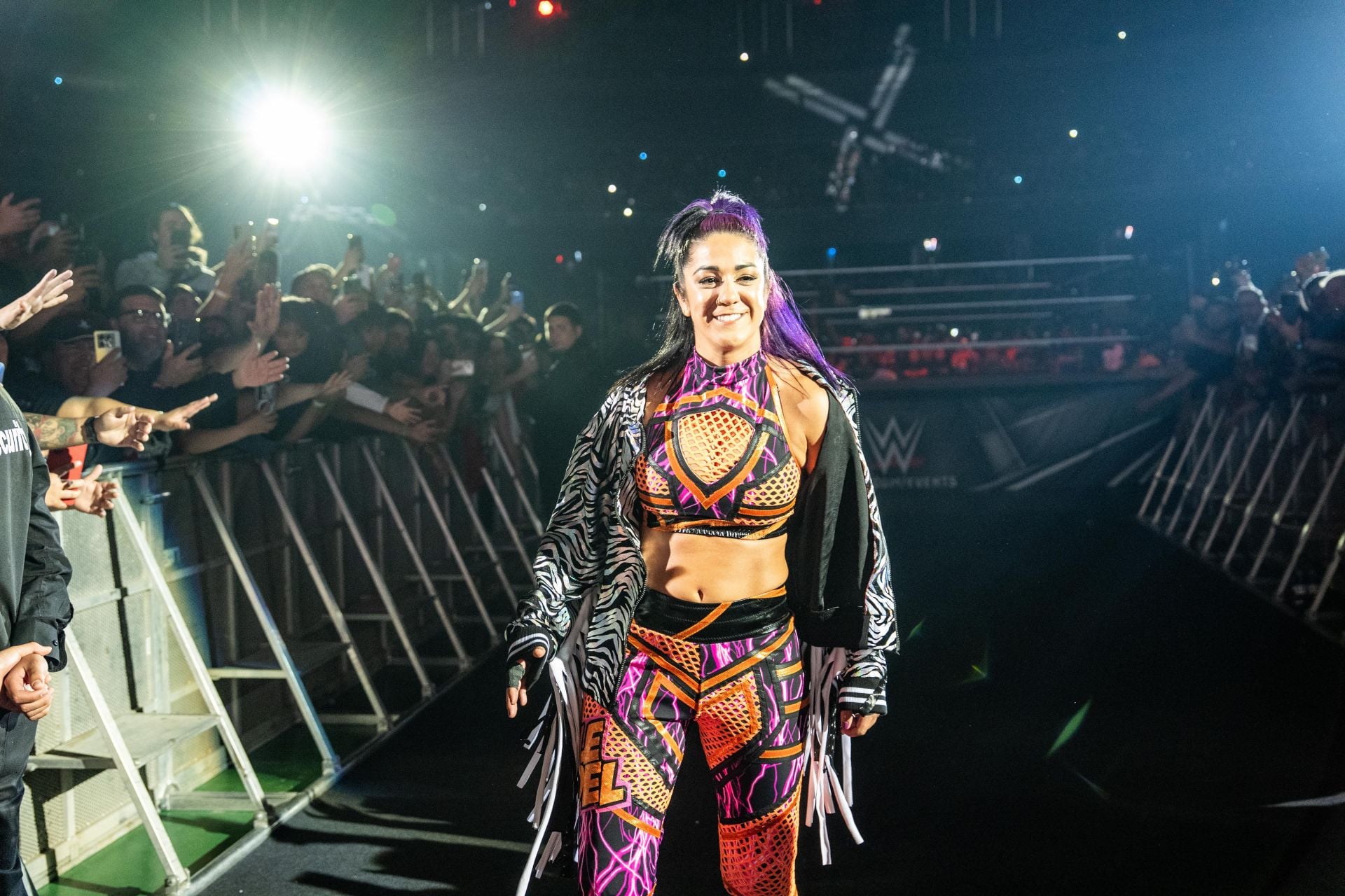 Bayley sends one-word message to WWE champion ahead of major title match