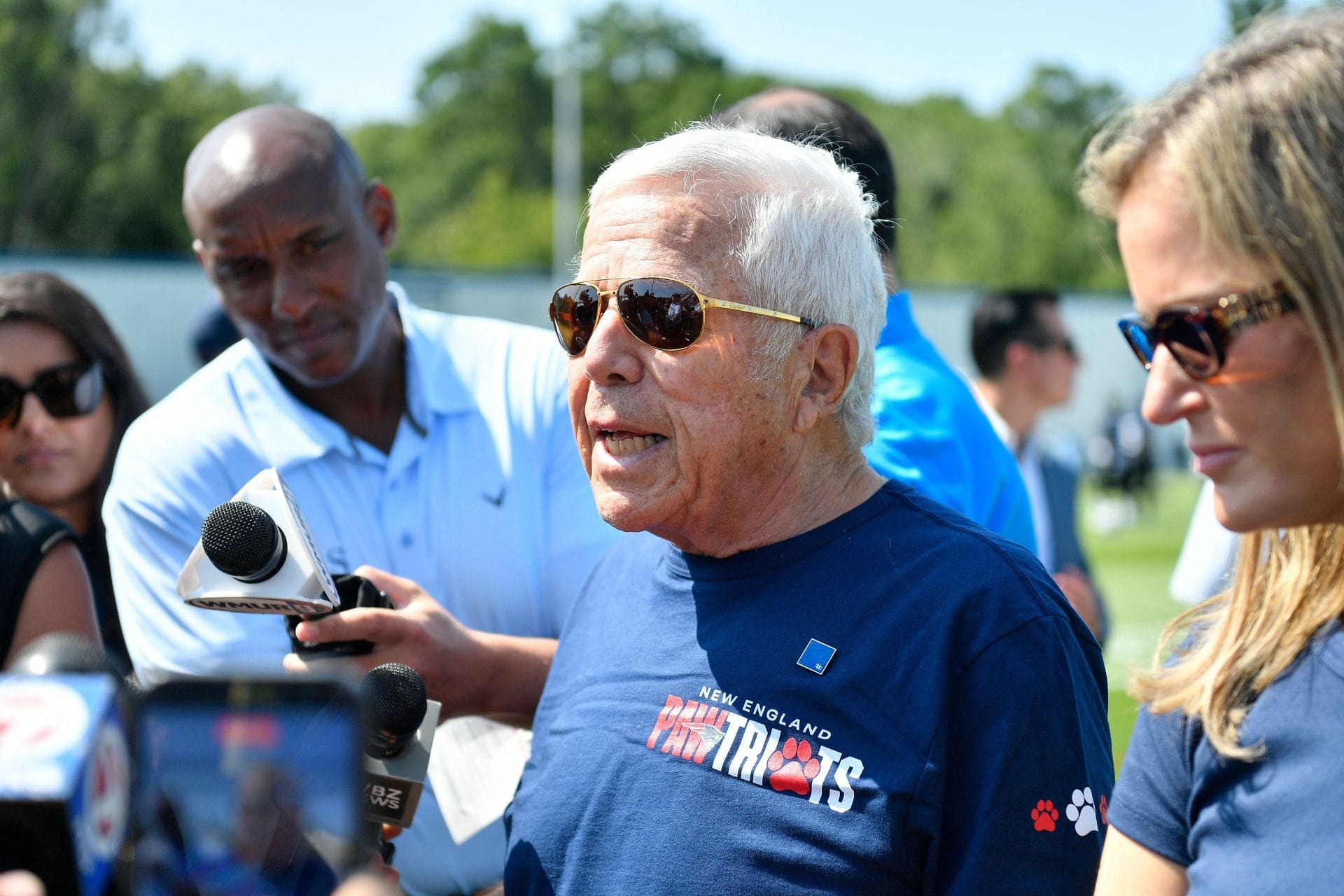 "Can't make this up": Bill Simmons calls out Robert Kraft for prioritizing Roger Goodell's contract extension instead of Christian Gonzalez