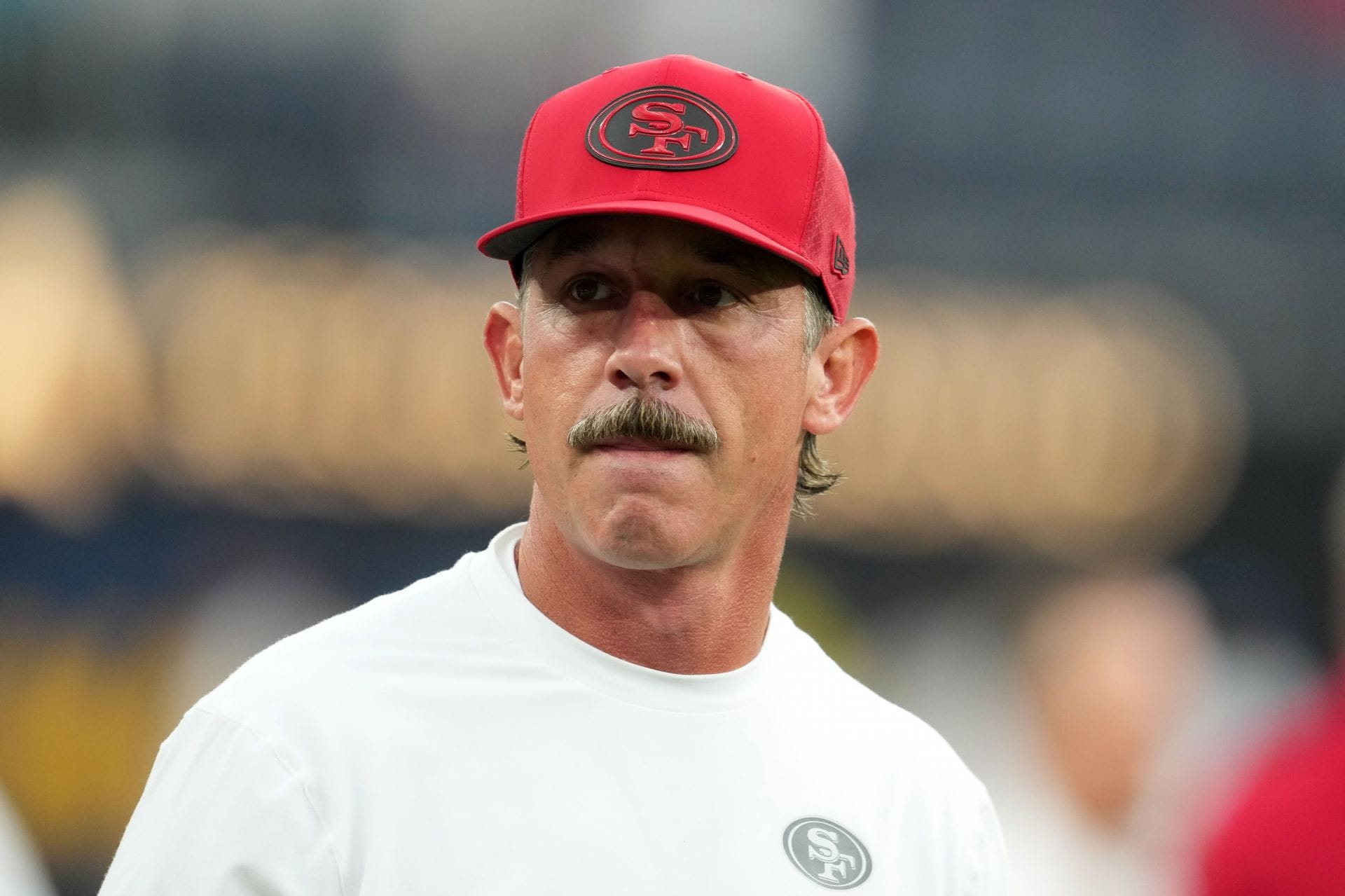 “He knows this but not overtime rules in Super Bowl”: NFL fans mock Kyle Shanahan for “technically” declining 49ers injury update