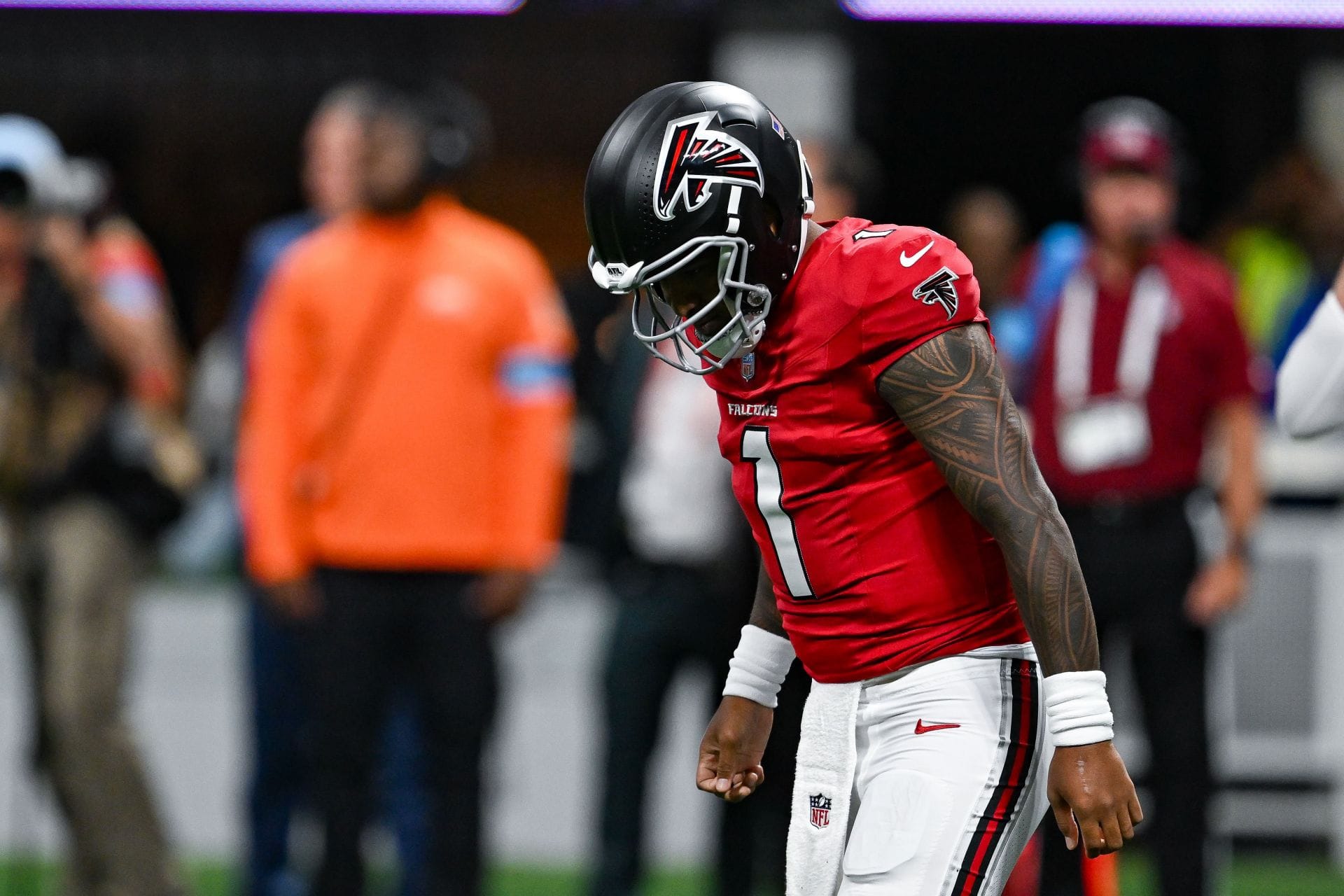 “Will pay more attention”: Tua Tagovailoa’s wife Annah refutes “burner account” theory after Falcons QB gets flak for self-hyping on IG