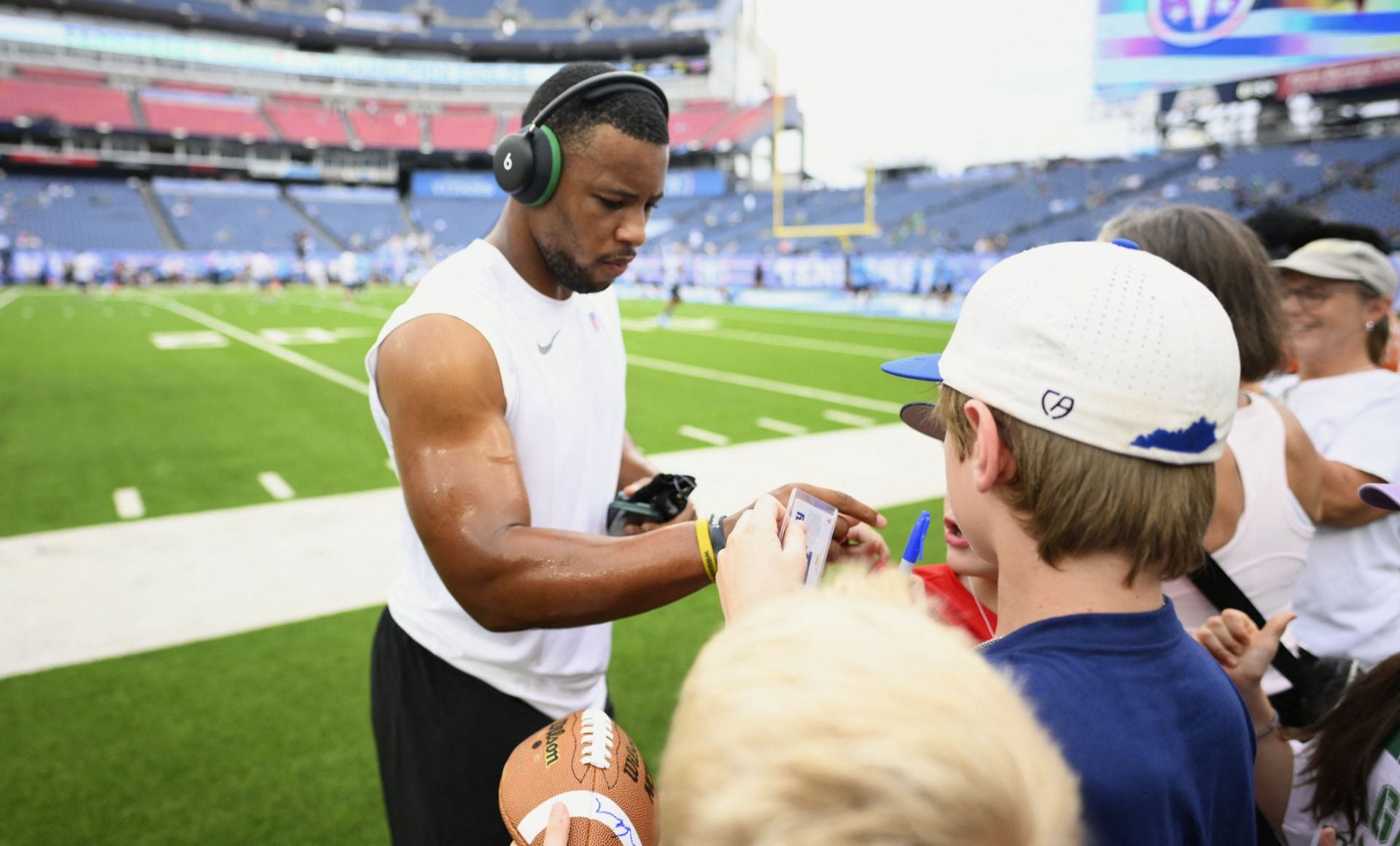 “He's done. Not that guy anymore”: NFL fans mock Saquon Barkley as ...