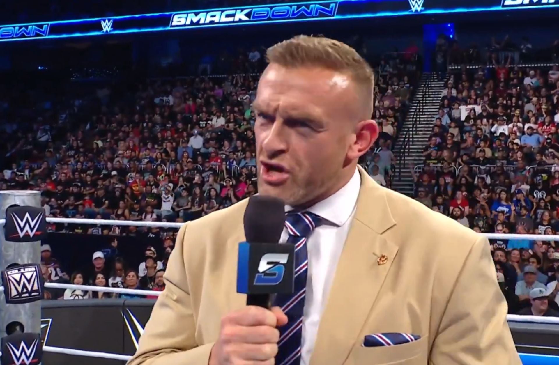 4 Clear signs major WWE title will change hands on SmackDown this week