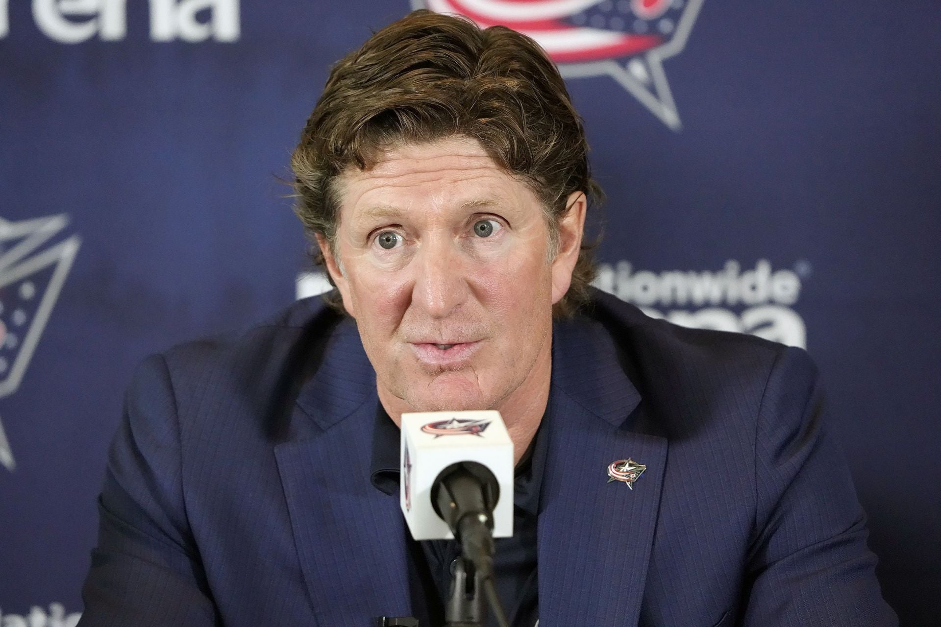 "Not a fan of Mike Babcock but good answer": Fans react to Oilers HC's response to Mark Messier's tarnishing comment