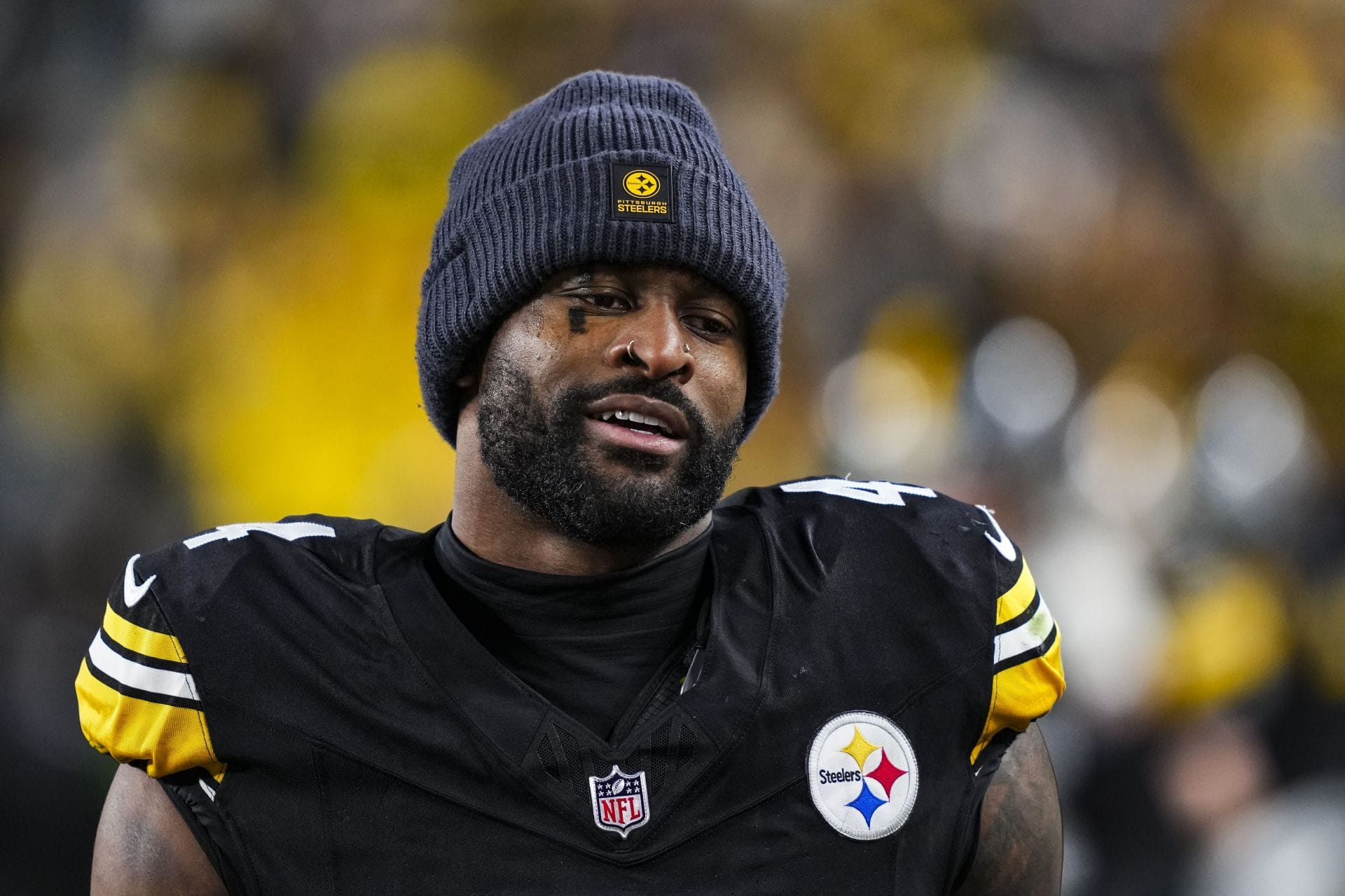 "Joined the ayahuasca circle": NFL fans react as DK Metcalf “throws Aaron Rodgers right under the proverbial bus” with conspiracy theorist remark