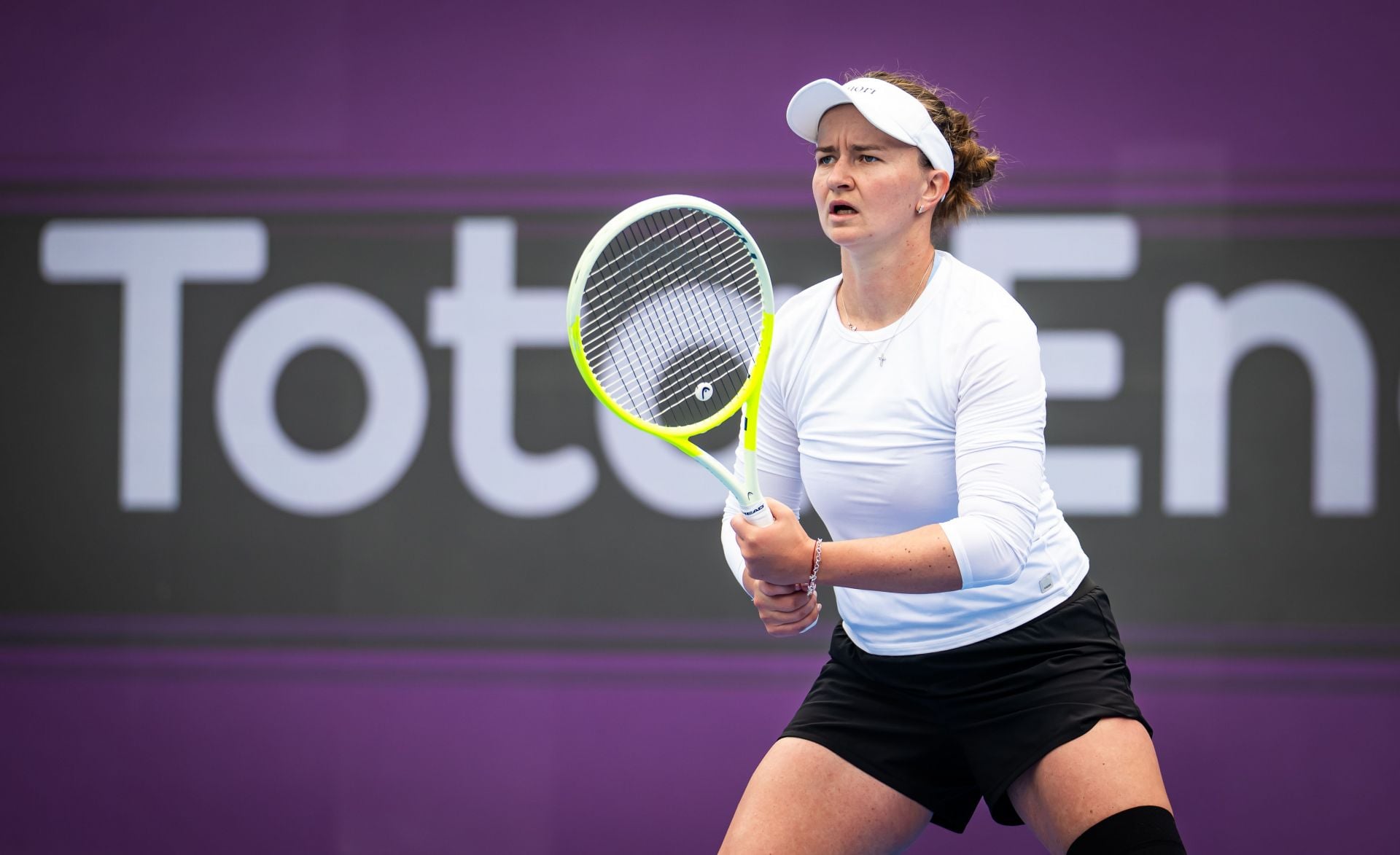 Elise Mertens vs Barbora Krejcikova preview, head-to-head, odds, prediction, & betting tips | Singapore Tennis Open 2026