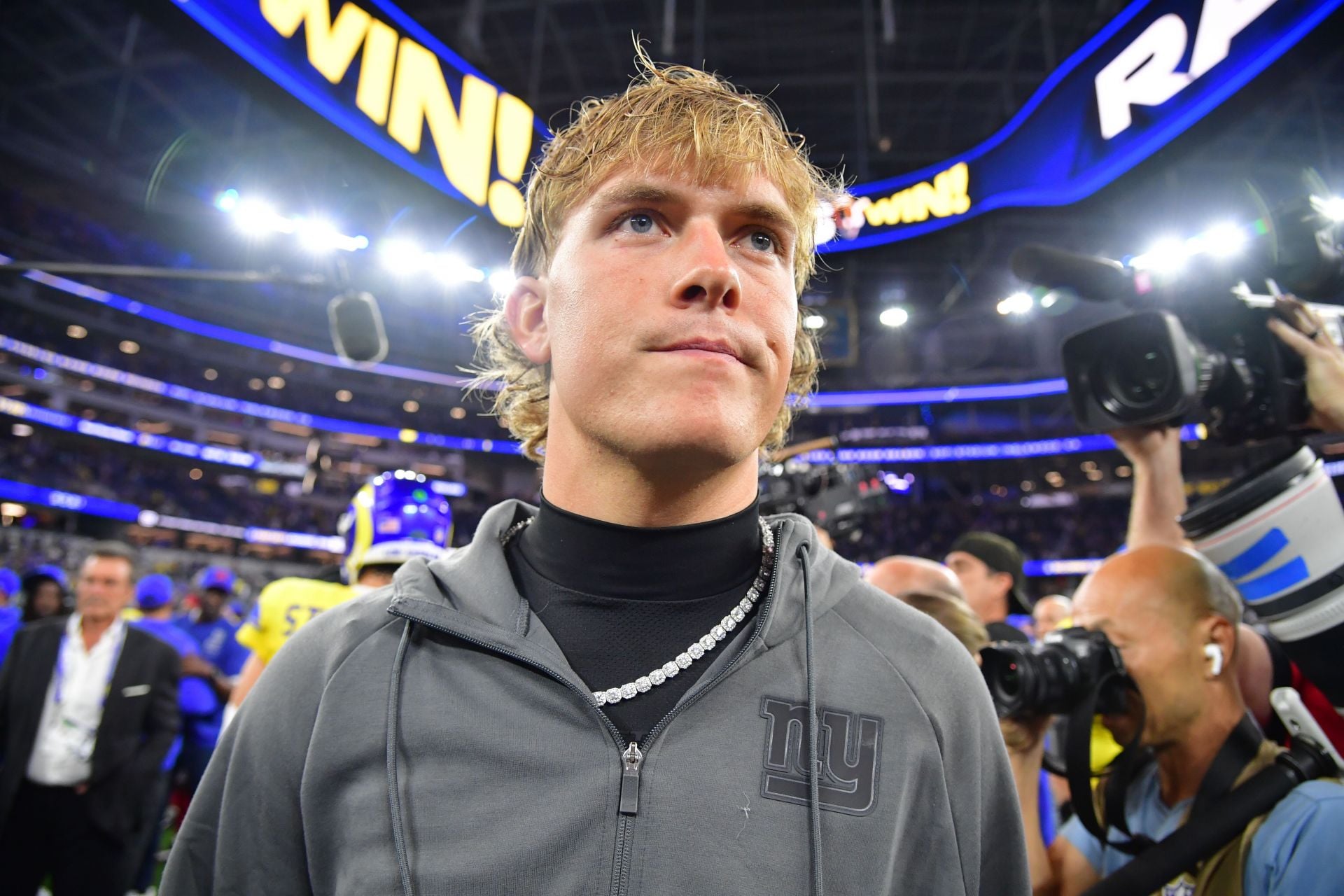 "Not very good in short term health": NFL insider makes thoughts known on Jaxson Dart suffering potential season-ending injury