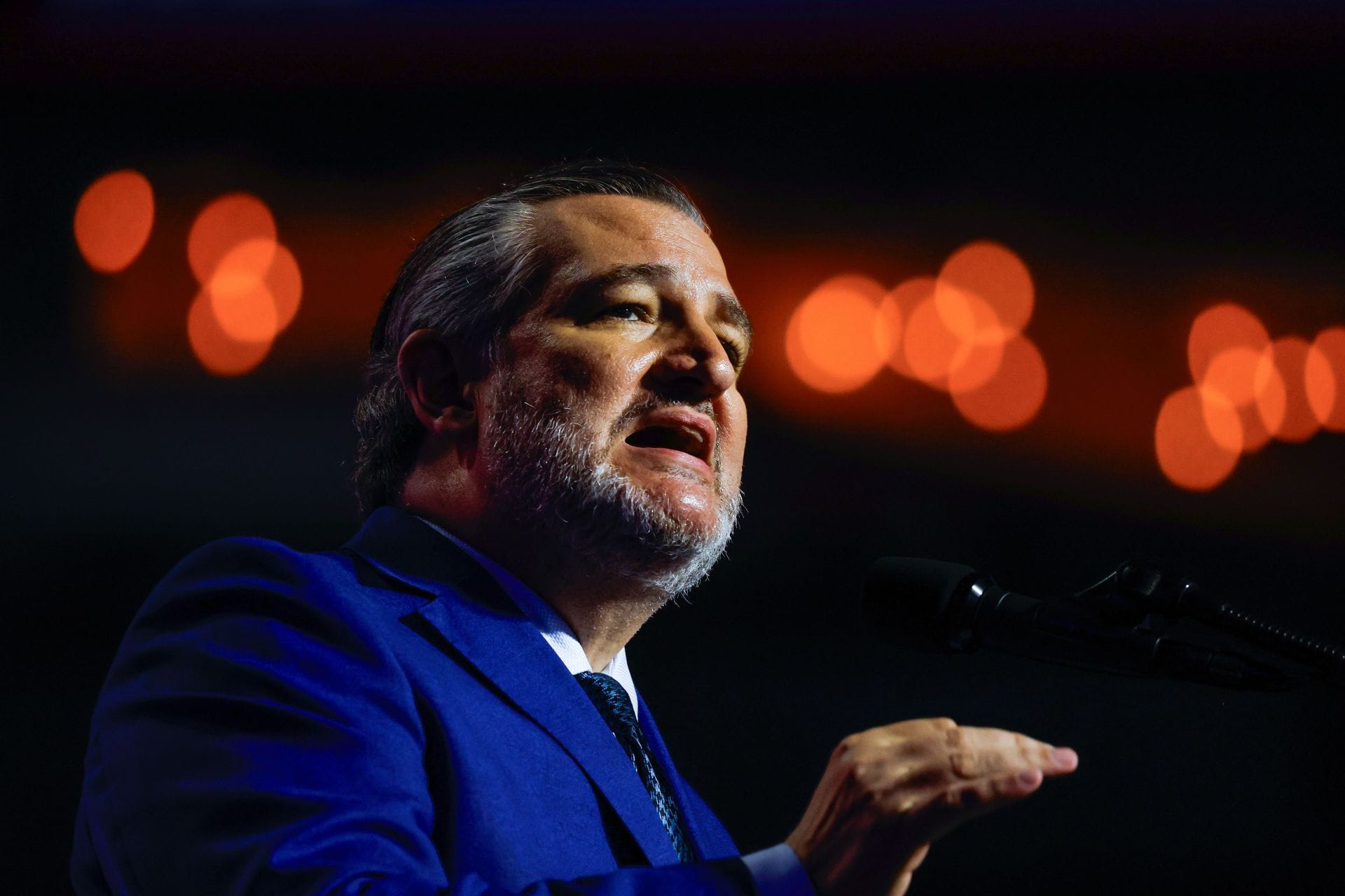 “ESPN and Ted Cruz need to read the room”: NFL fans react as Texas senator gets booed on 'College GameDay' ahead of Longhorns vs. Ohio State game