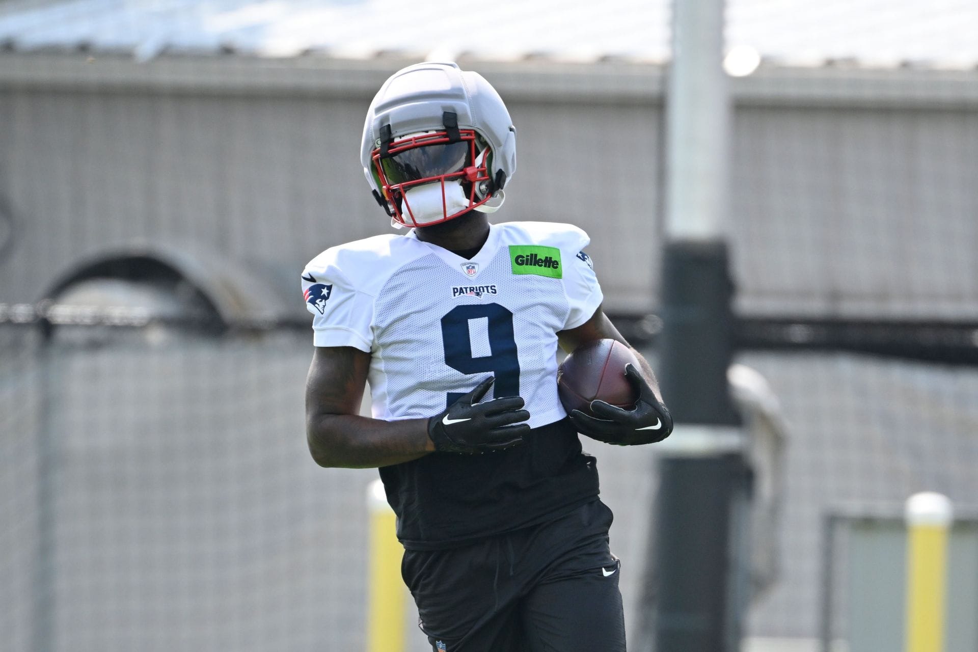 "They paid two guys to come in and do that job": Kayshon Boutte reveals Patriots HC Mike Vrabel’s stance played a part in his desire to join Texans