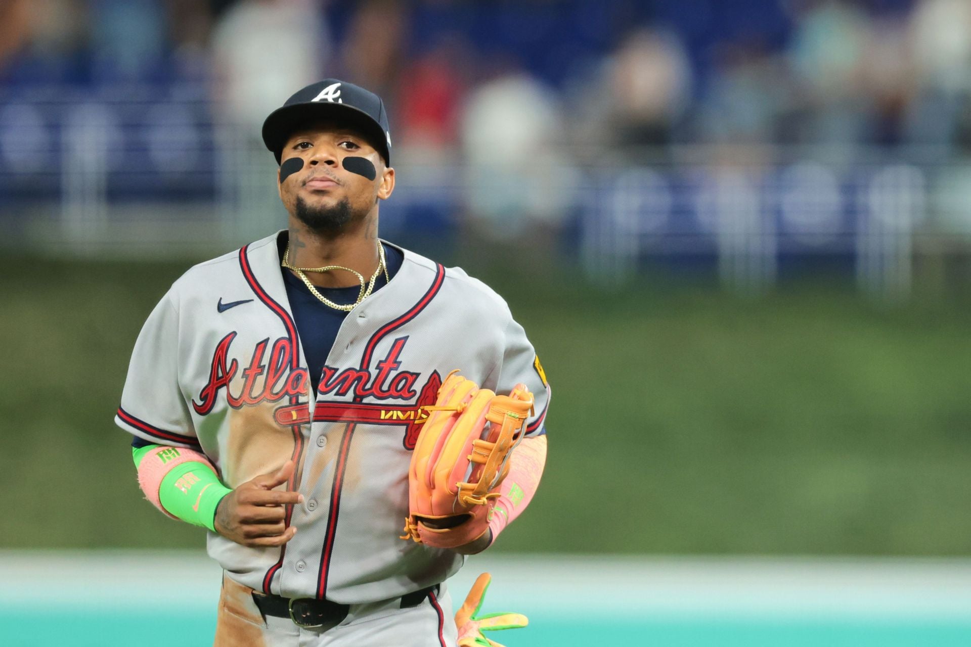 PICTURE: Ronald Acuña Jr.’s wife Maria sports black activewear, shares behind-the-scenes moments from clothing brand photoshoot