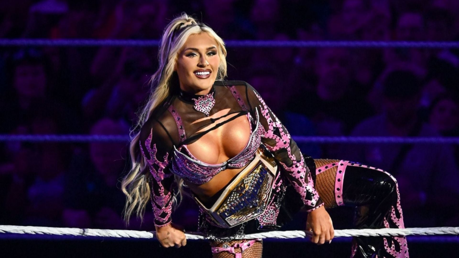 "Pink needs to be permanent" - Former WWE champion reacts to Tiffany Stratton’s drastic new look