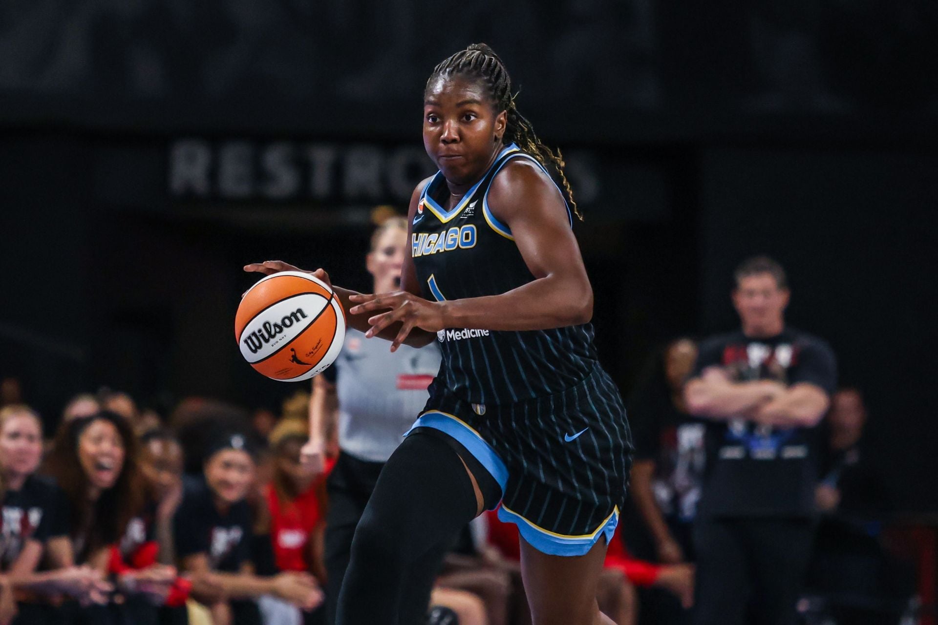 Elizabeth Williams and her brother are solid frontcourt players - Source: Imagn