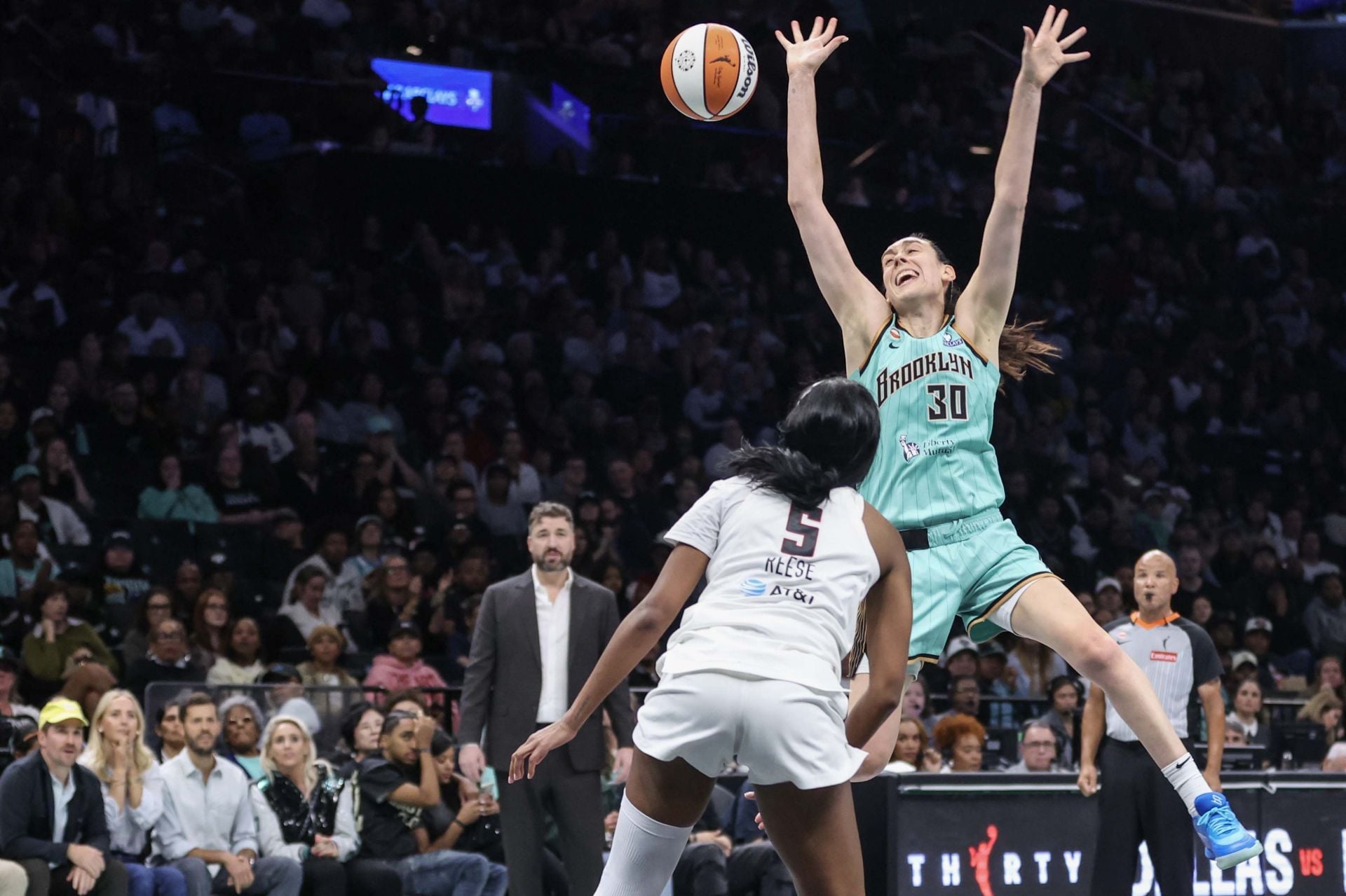 "Absolute Was The No Call": After First Tech Since 2017, Breanna Stewart Slams Officiating For Missing Angel Reese's "Slap" on Her Hand 