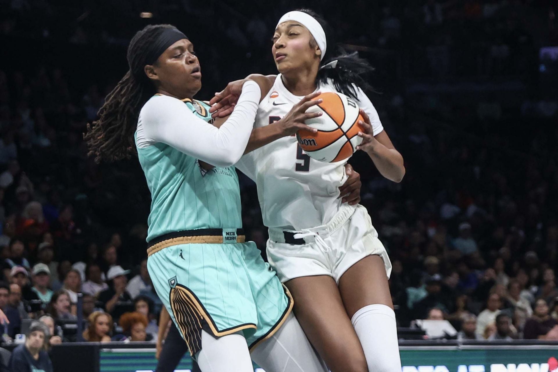 "JJ You Have No Shame?": WNBA Fans Explode as Angel Reese Hits Jonquel Jones With Too Small and Calls Her a "Baby" 