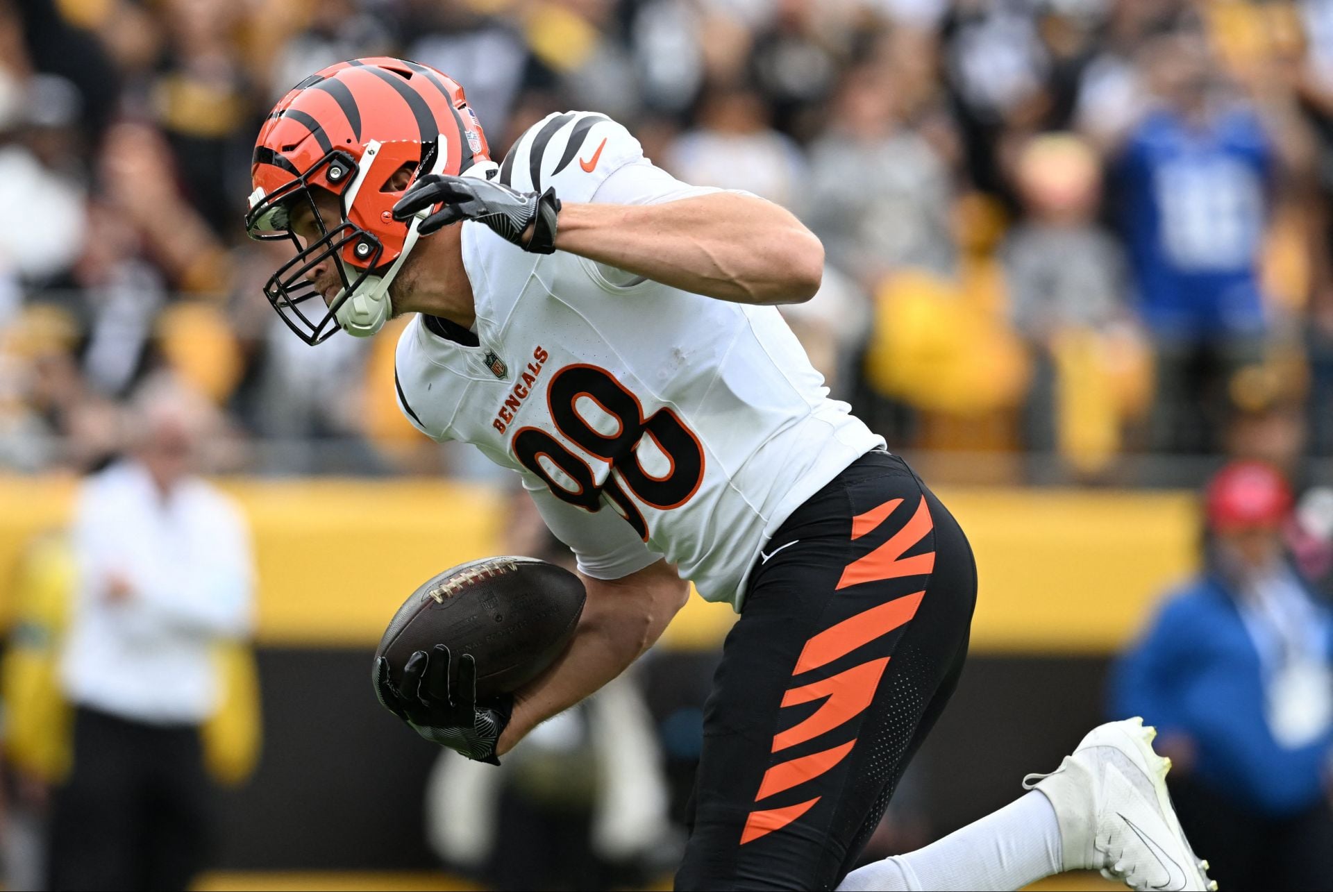 Mike Gesicki is a reliable fantasy player and can be used as a high-end bench depth piece - Source: Imagn