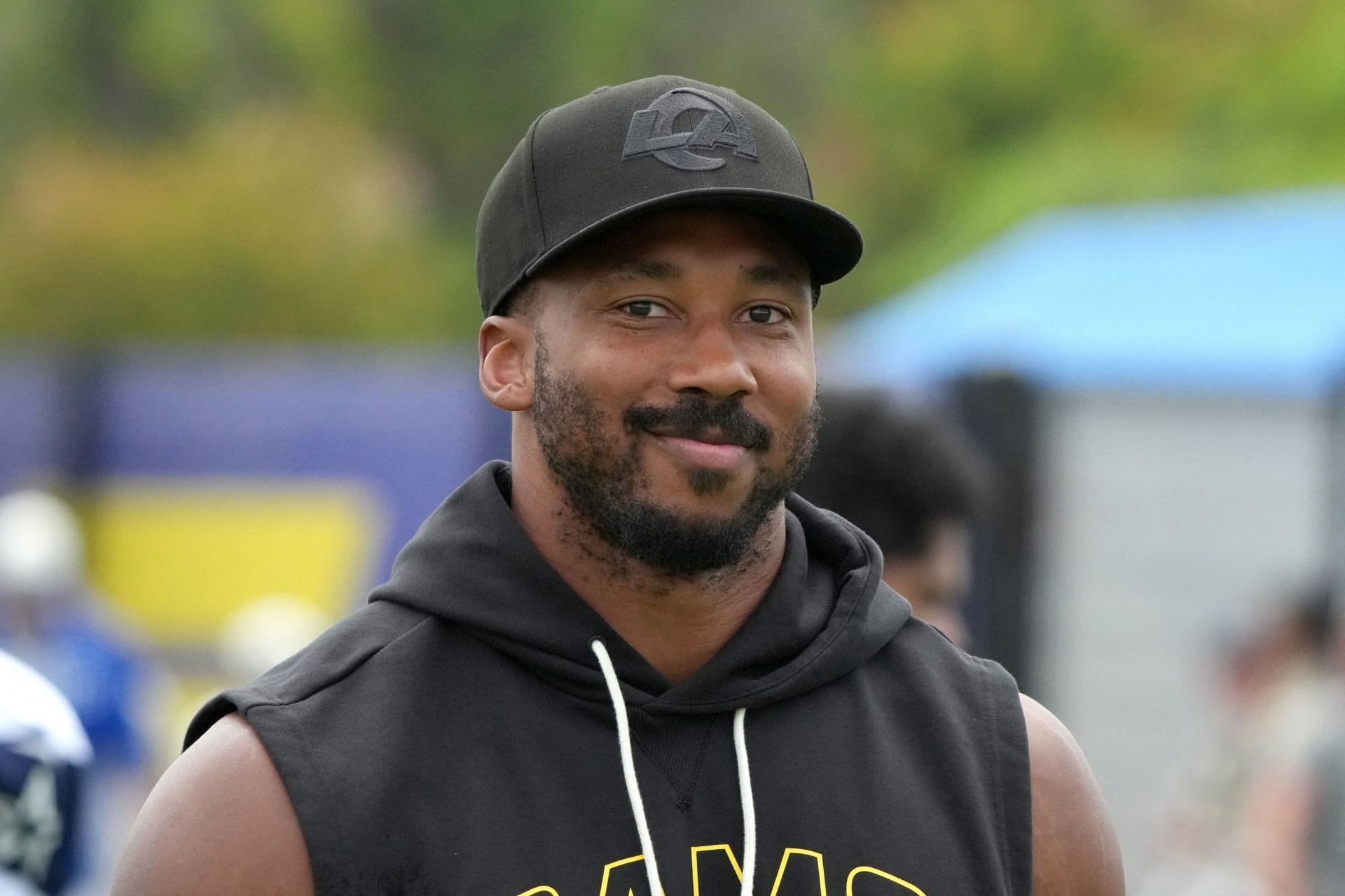 “Fake nice guy gimmick”: Mixed fan reactions to Myles Garrett as Rams star gets teary-eyed over being called the league’s best player