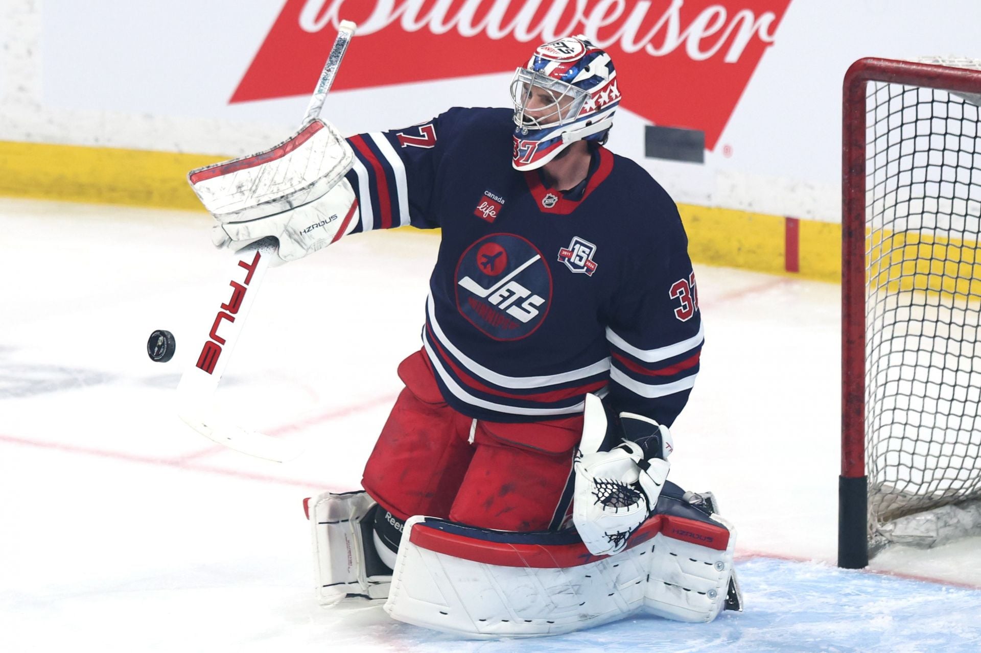 "Extremely unprofessional and disrespectful": Fans blast Connor Hellebuyck after report of his likely absence at Jets training camp
