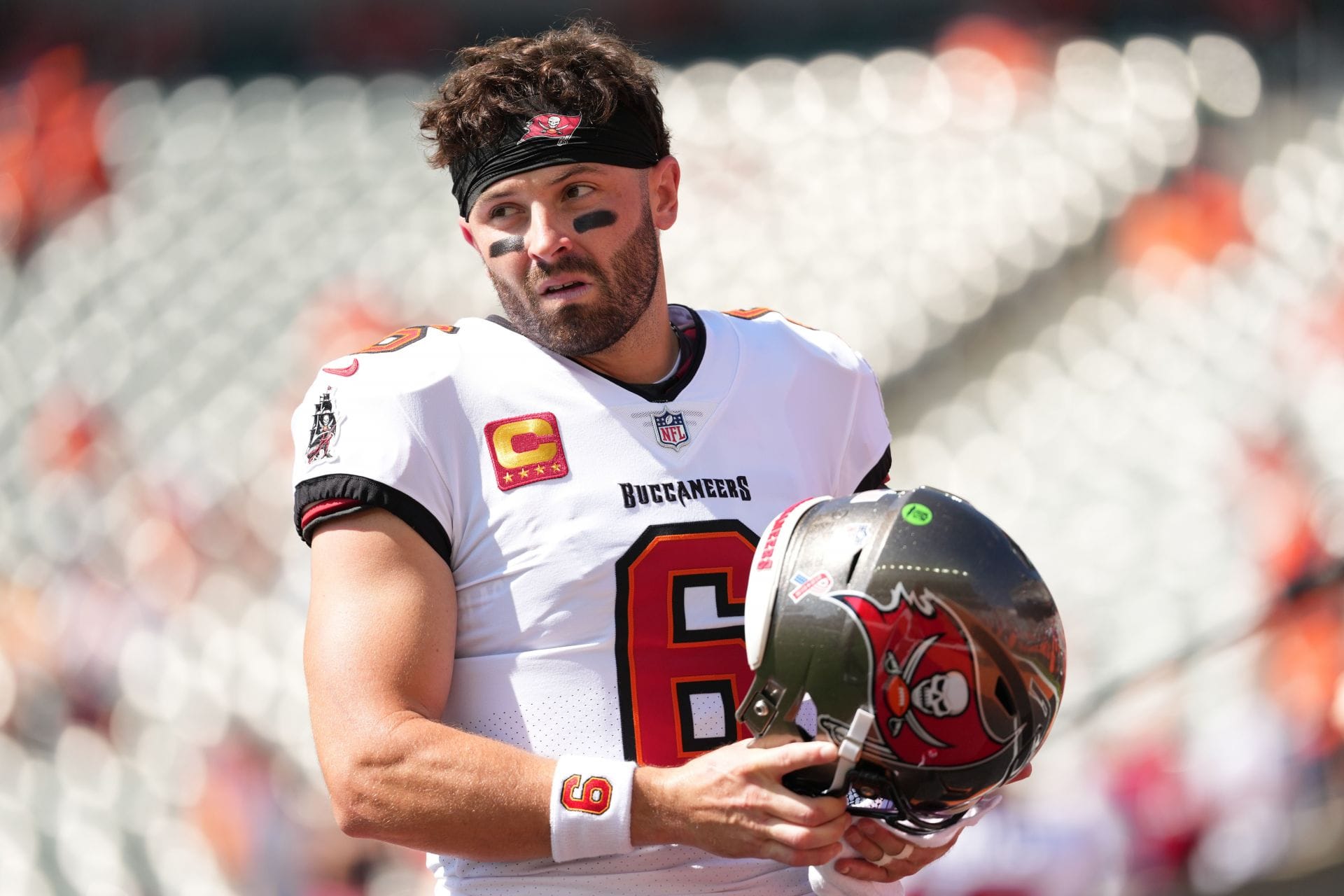 “Baker Mayfield just got killed,” “Gotta retire”: NFL fans rip “washed” Bucs QB over back-to-back pick-6 & fumble vs. Bengals