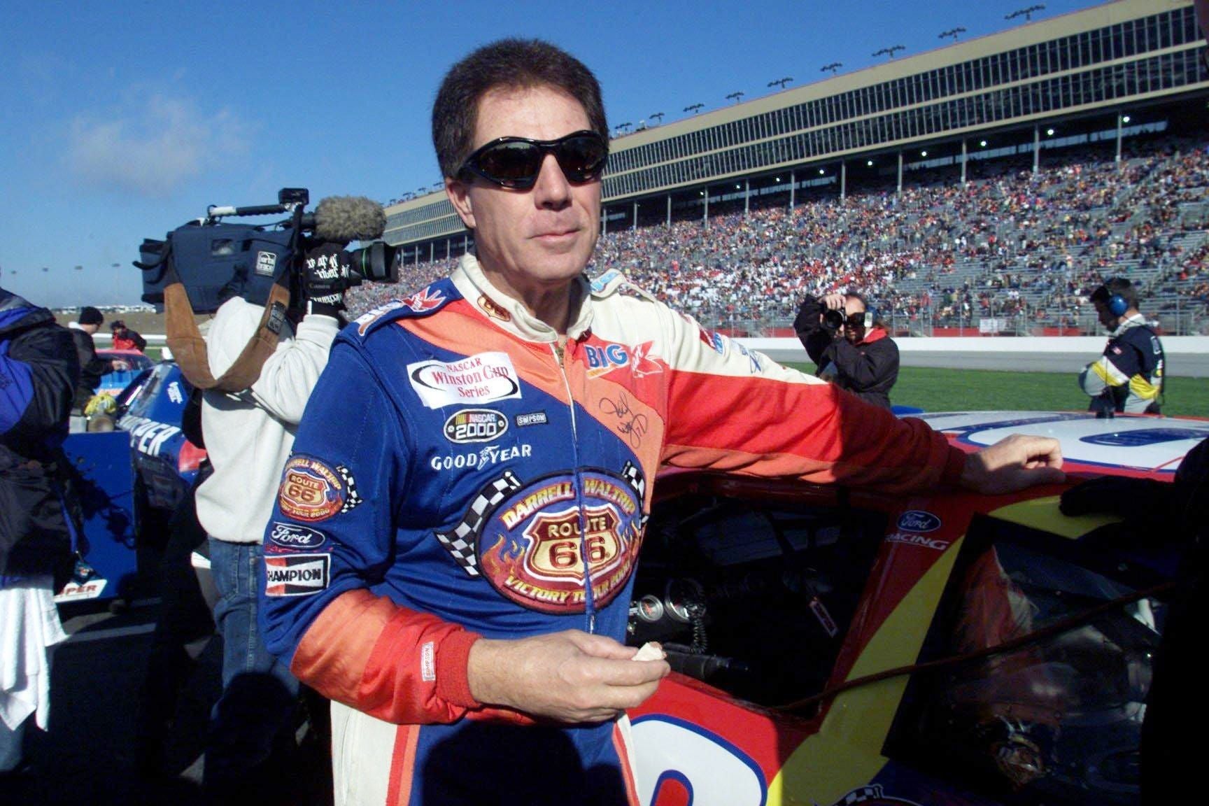 “Praying”: Fans react as Darrell Waltrip gets diagnosed with cognitive disease