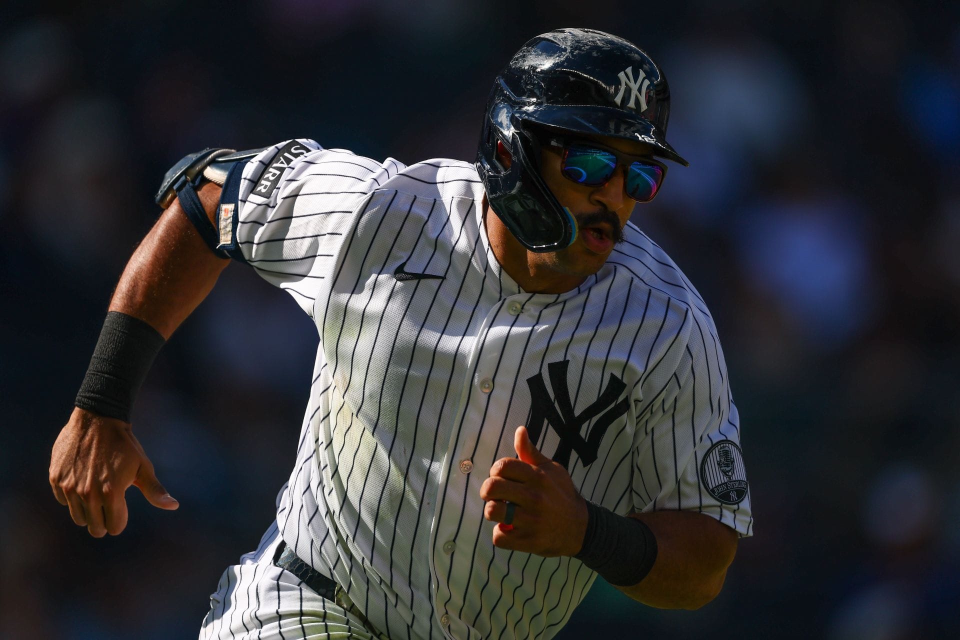 "Runs like Giancarlo Stanton" - Fans roast Trent Grisham as $22.025M star is caught stealing vs Padres