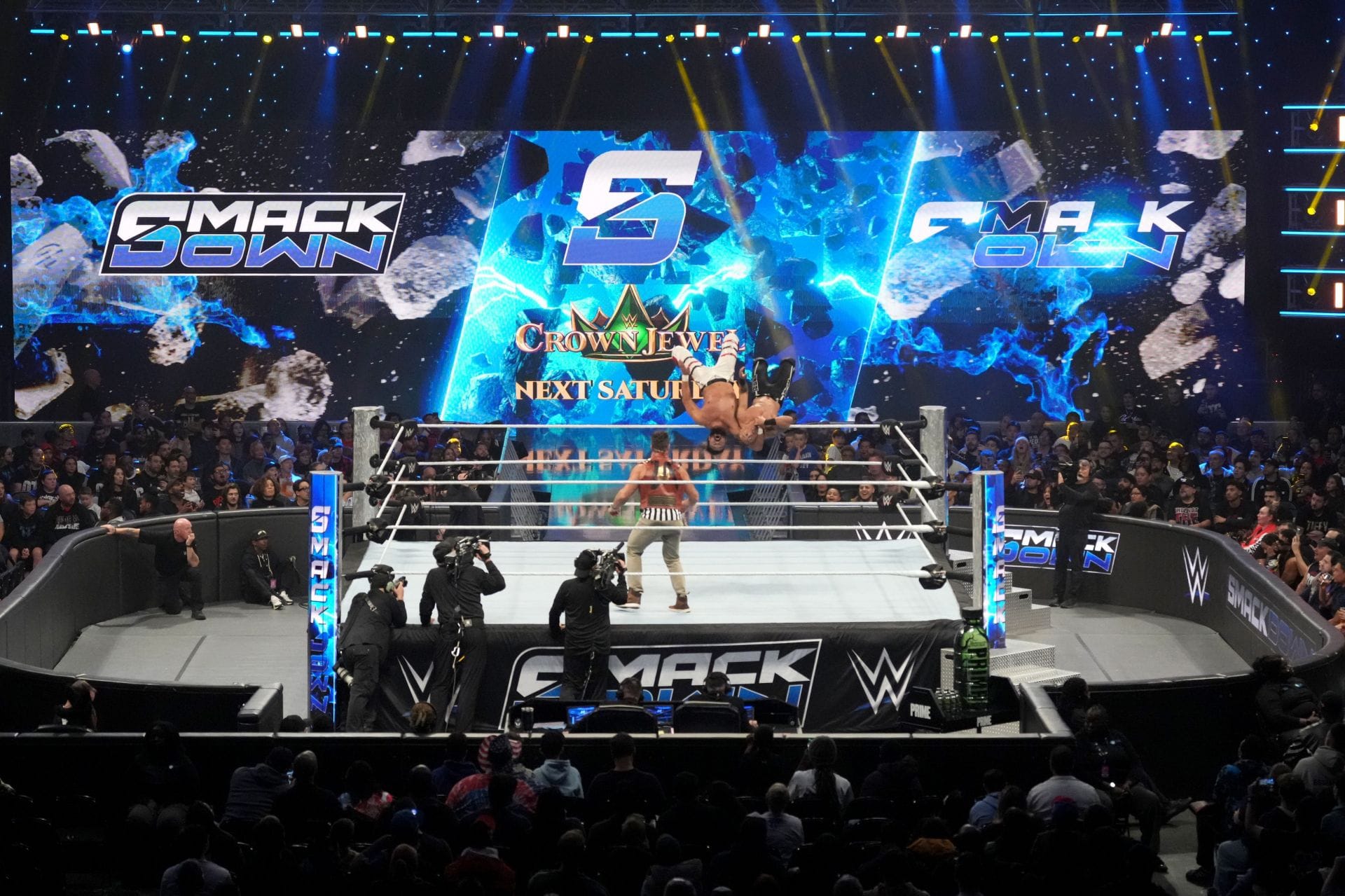 "My Face Is Broken" - Beloved WWE SmackDown Star Had To Tell Referee About Severe Injury Immediately After It Happened