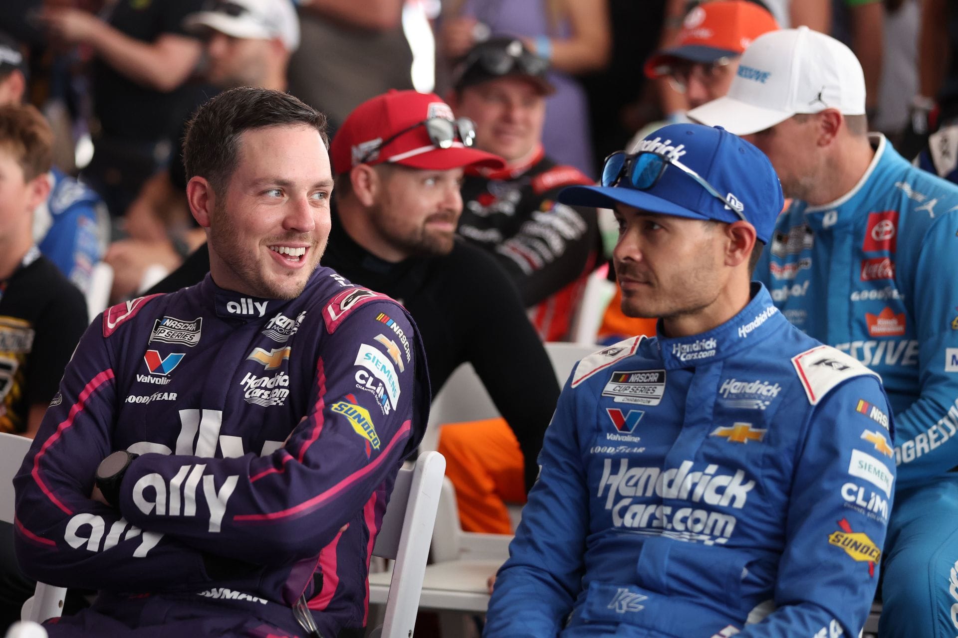 Alex Bowman (L) and Kyle Larson - NASCAR Cup Series, Atlanta. Source: Getty