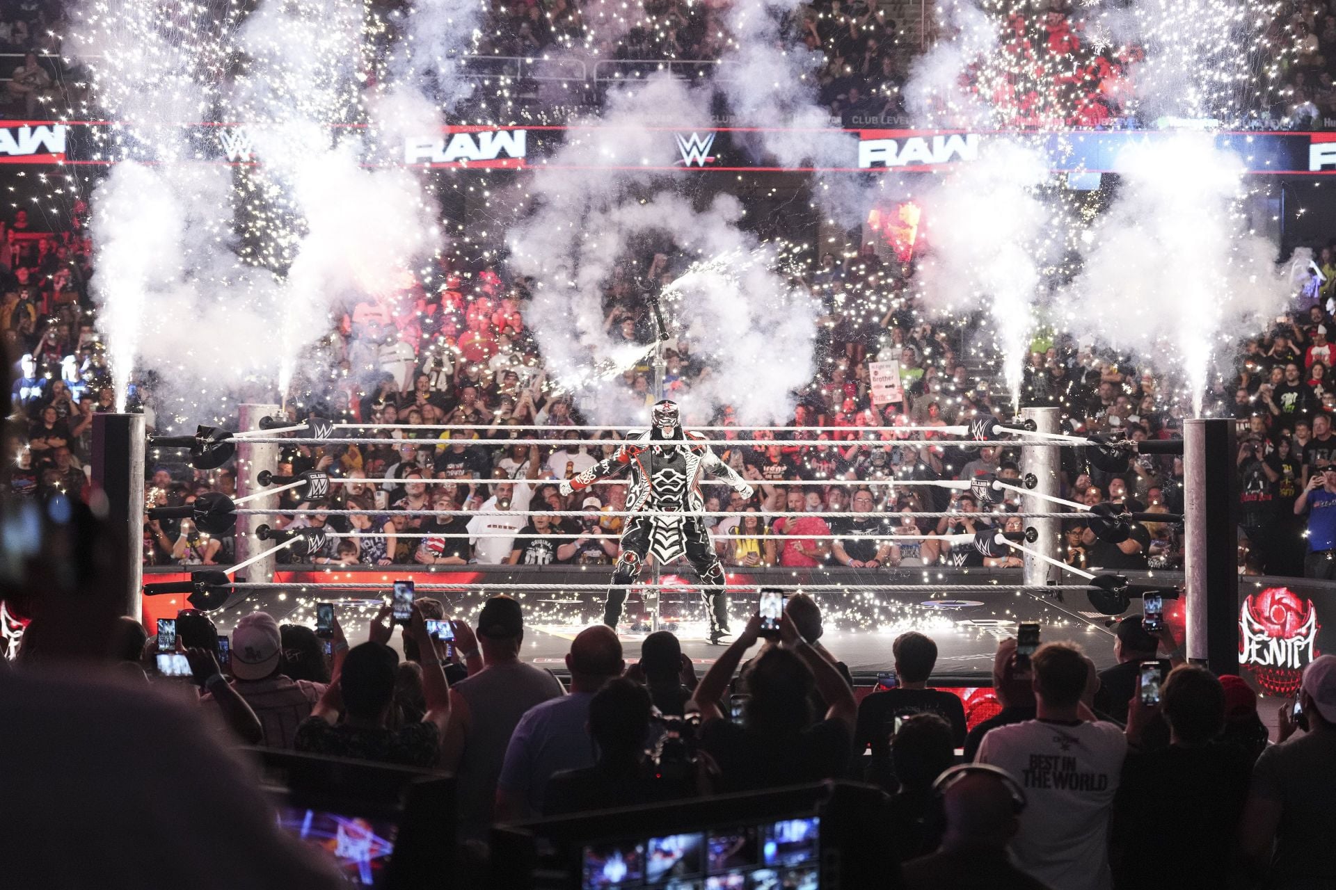 "I have a big surprise for everyone" - Former champion drops massive tease hours before WWE RAW