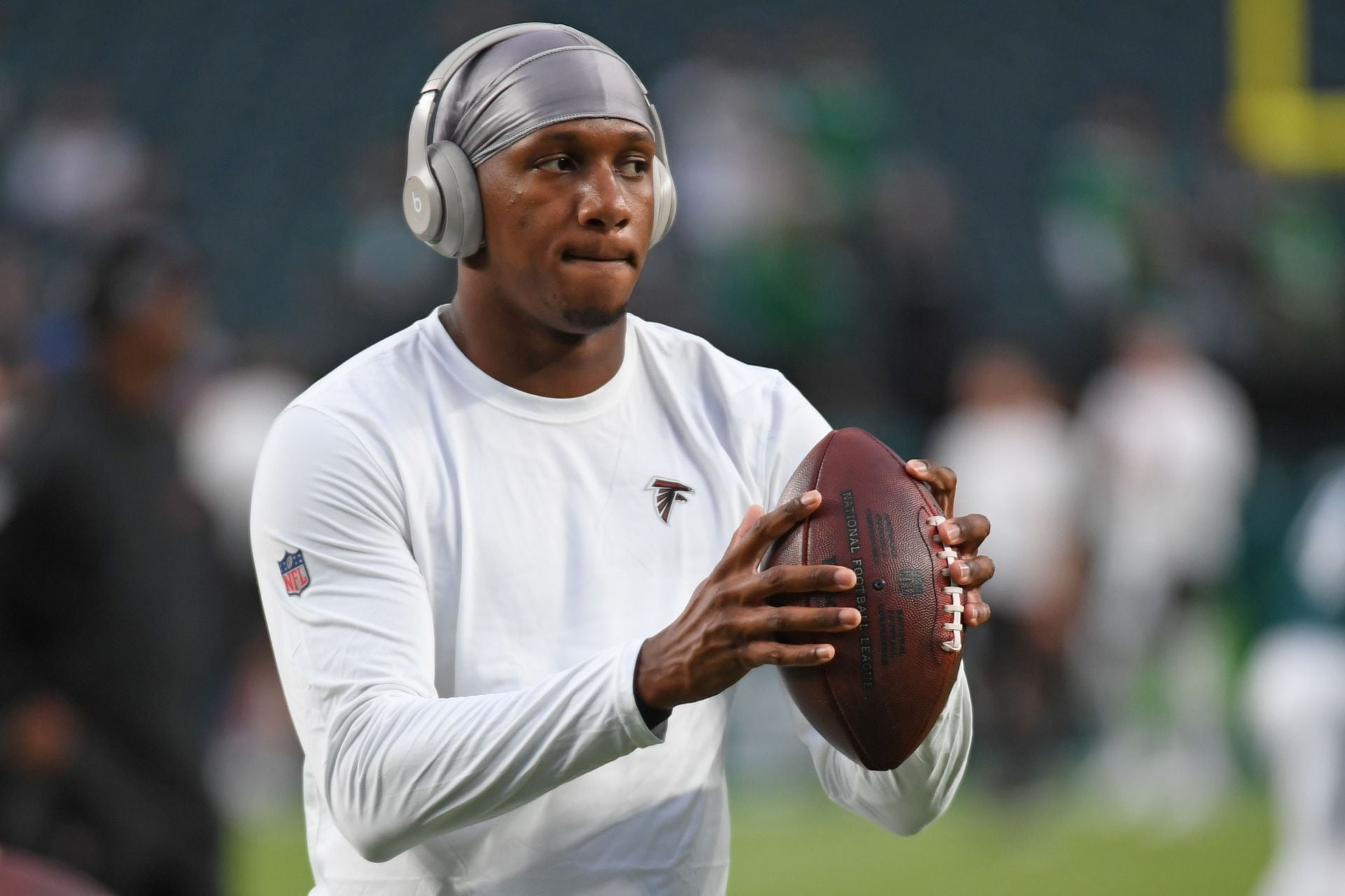“0-17 season loading” “Freed from Cooper Rush”: NFL fans split as Falcons announce Michael Penix Jr. QB1 for Week 3