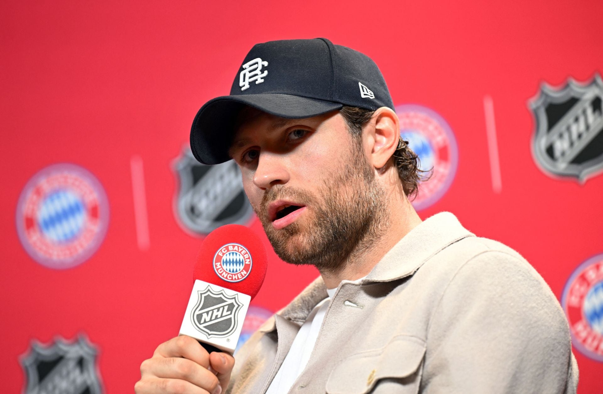 “Knoblauch was never the issue”: NHL fans react as Leon Draisaitl shares his early impressions of Mike Babcock