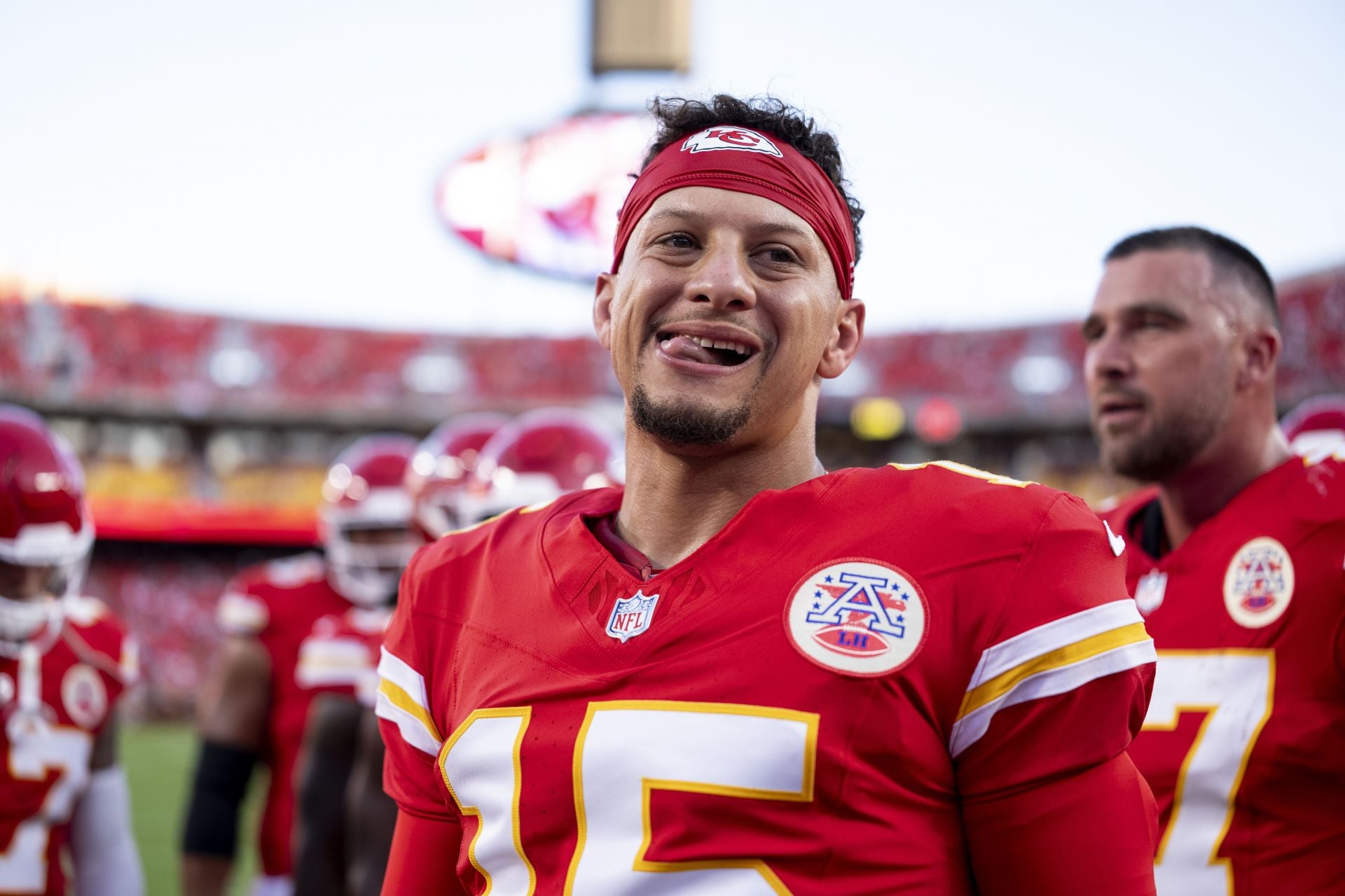"Guy is insufferable," "Worst commentator ever": NFL fans rip Cris Collinsworth for "glazing" Patrick Mahomes on almost throwing INT in Chiefs-Colts
