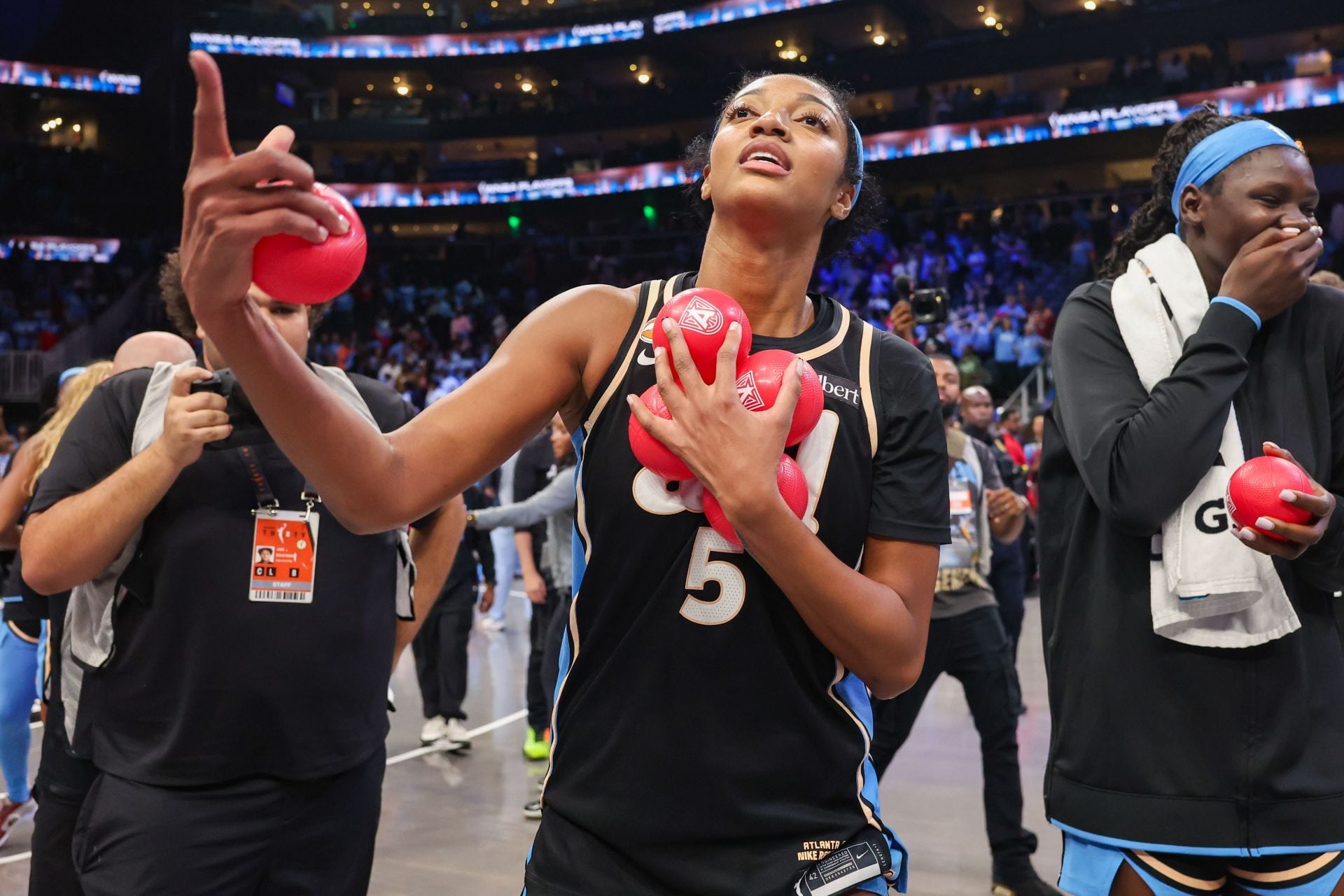 "But Cait... Oh": Angel Reese Fans Throw Major Shade at Caitlin Clark After Dream Star Records a Playoff Win Before Fever Counterpart 