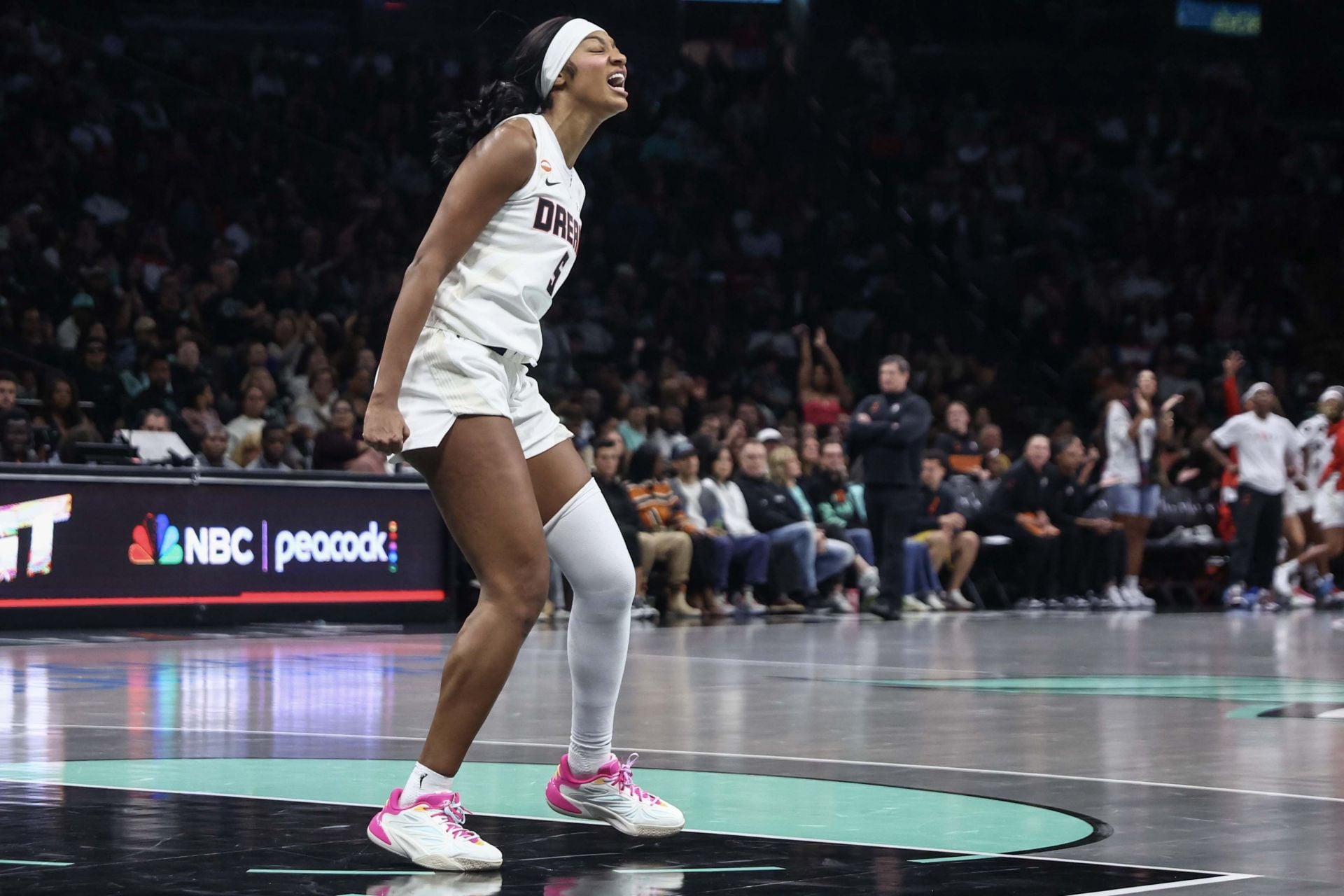 Angel Reese celebrates - Source: Imagn
