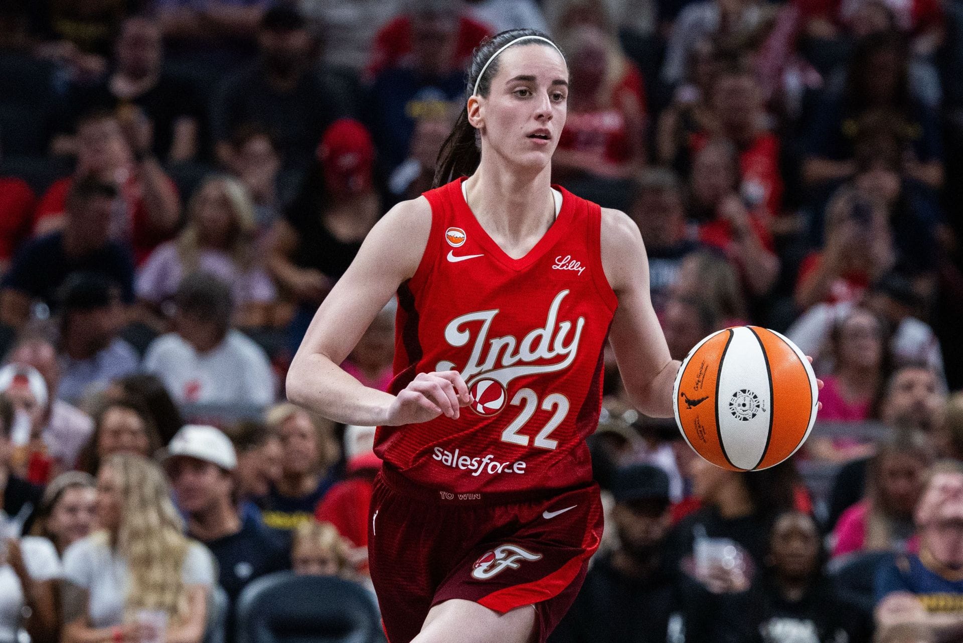 "The Sisterhood! Very Pleasant People": Caitlin Clark Fans Shade Cindy Brunson For Mocking USA Star as Fan Claims She Could Get "Bodied" in WC 