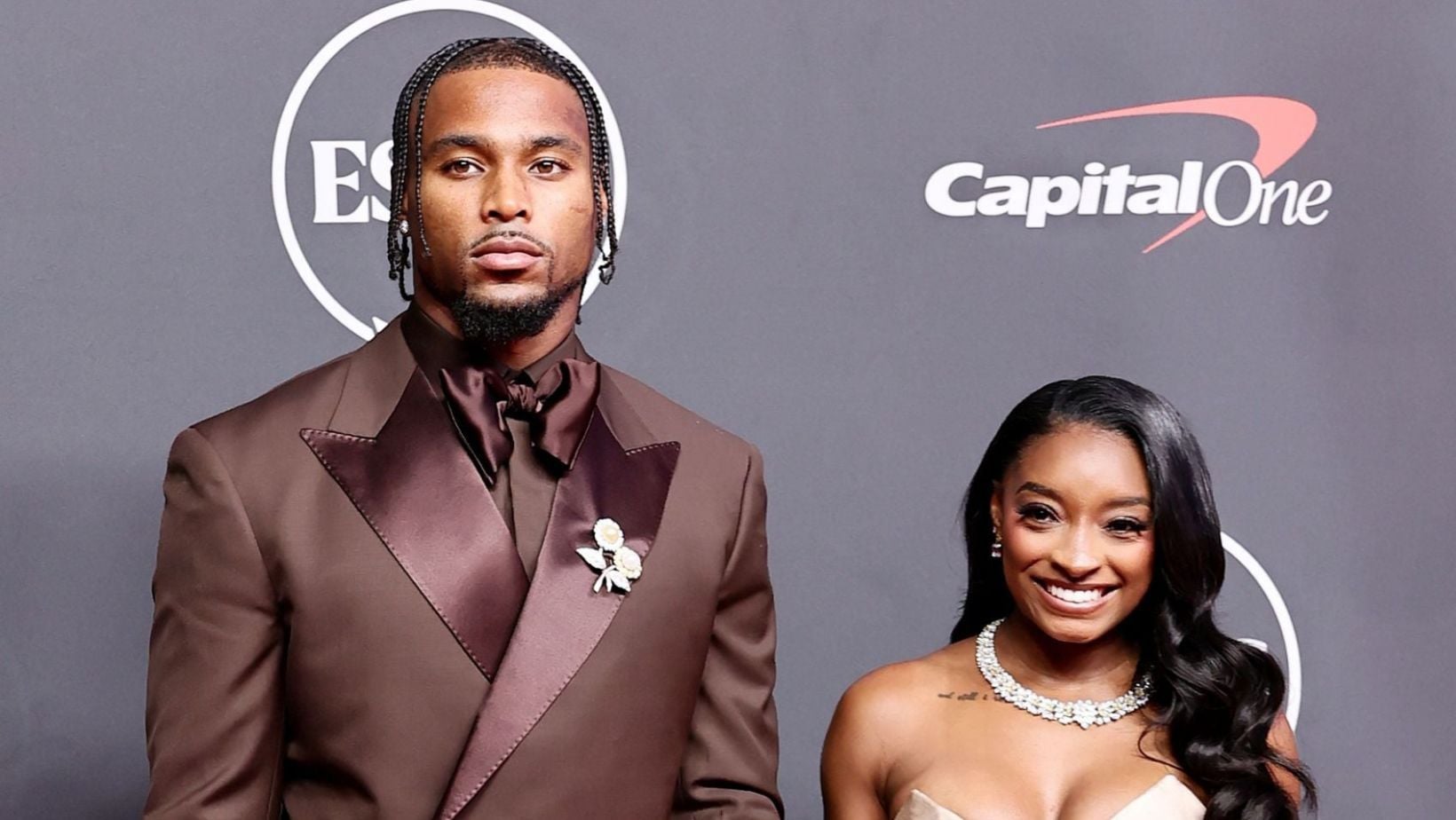 Simone Biles gets “hottest ever” tag from QB's wife while kissing Jonathan Owens