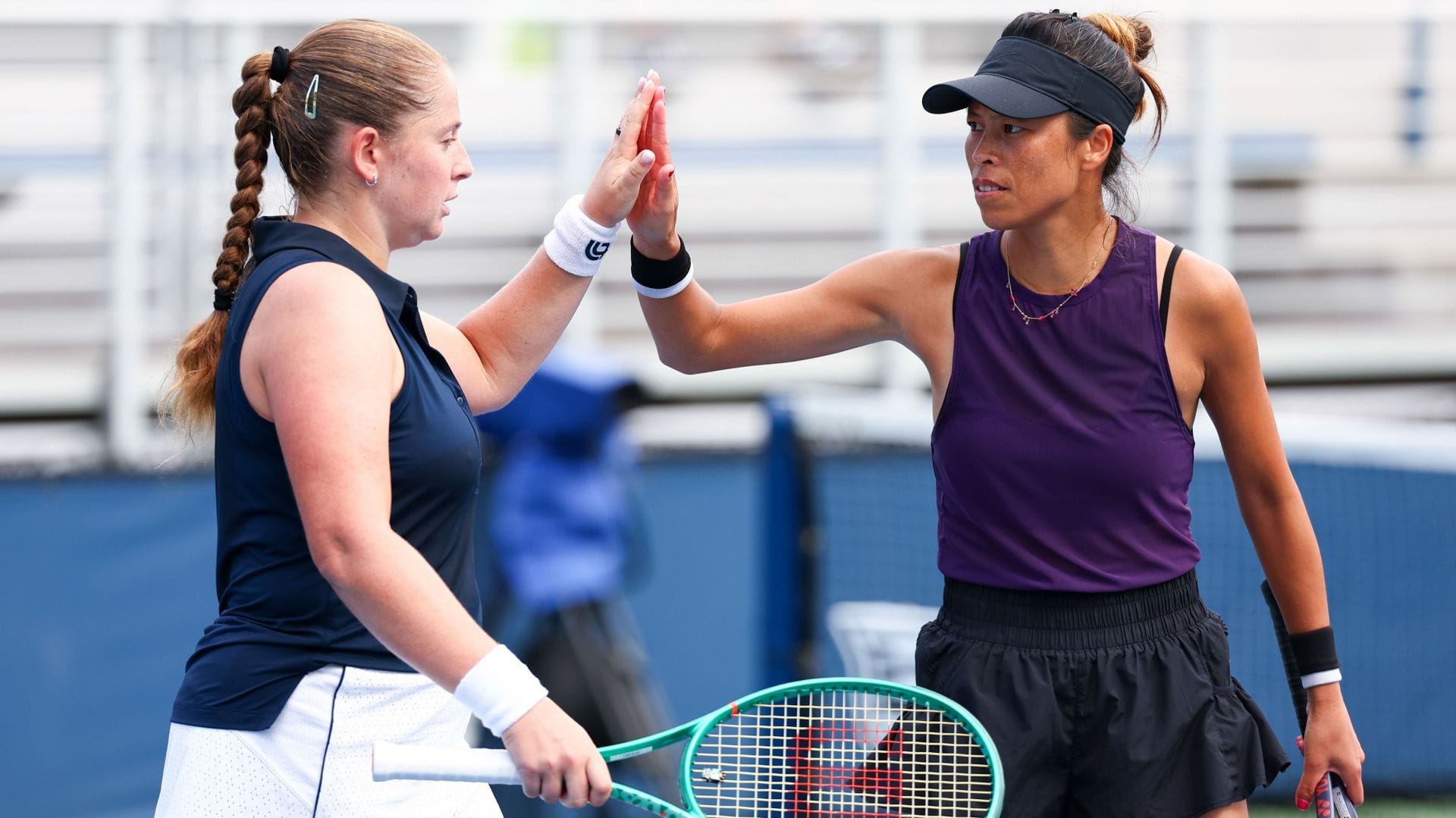 Jelena Ostapenko (left) and Hsieh Su-wei (right) at the 2026 US Open (Source: Getty)