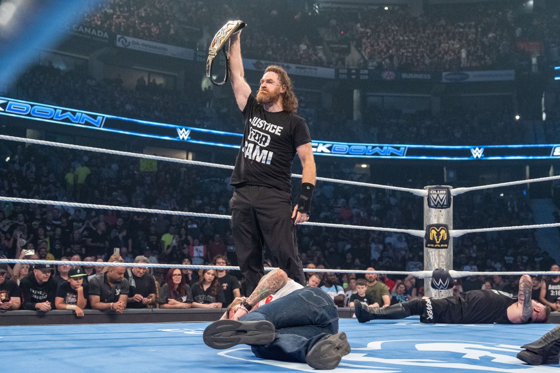 1 championship that should change hands tonight on WWE SmackDown in Mexico City, and 3 that shouldn't