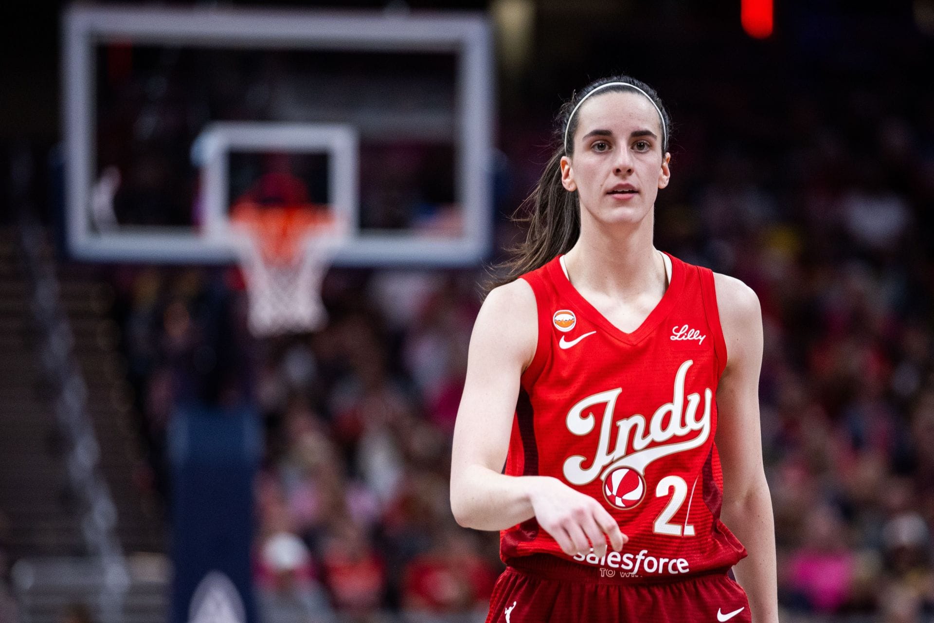 "Leave her alone" - Ron Harper Rips Into Fans For Targeting Caitlin Clark Over Her National Anthem Gesture At FIBA Medal Ceremony