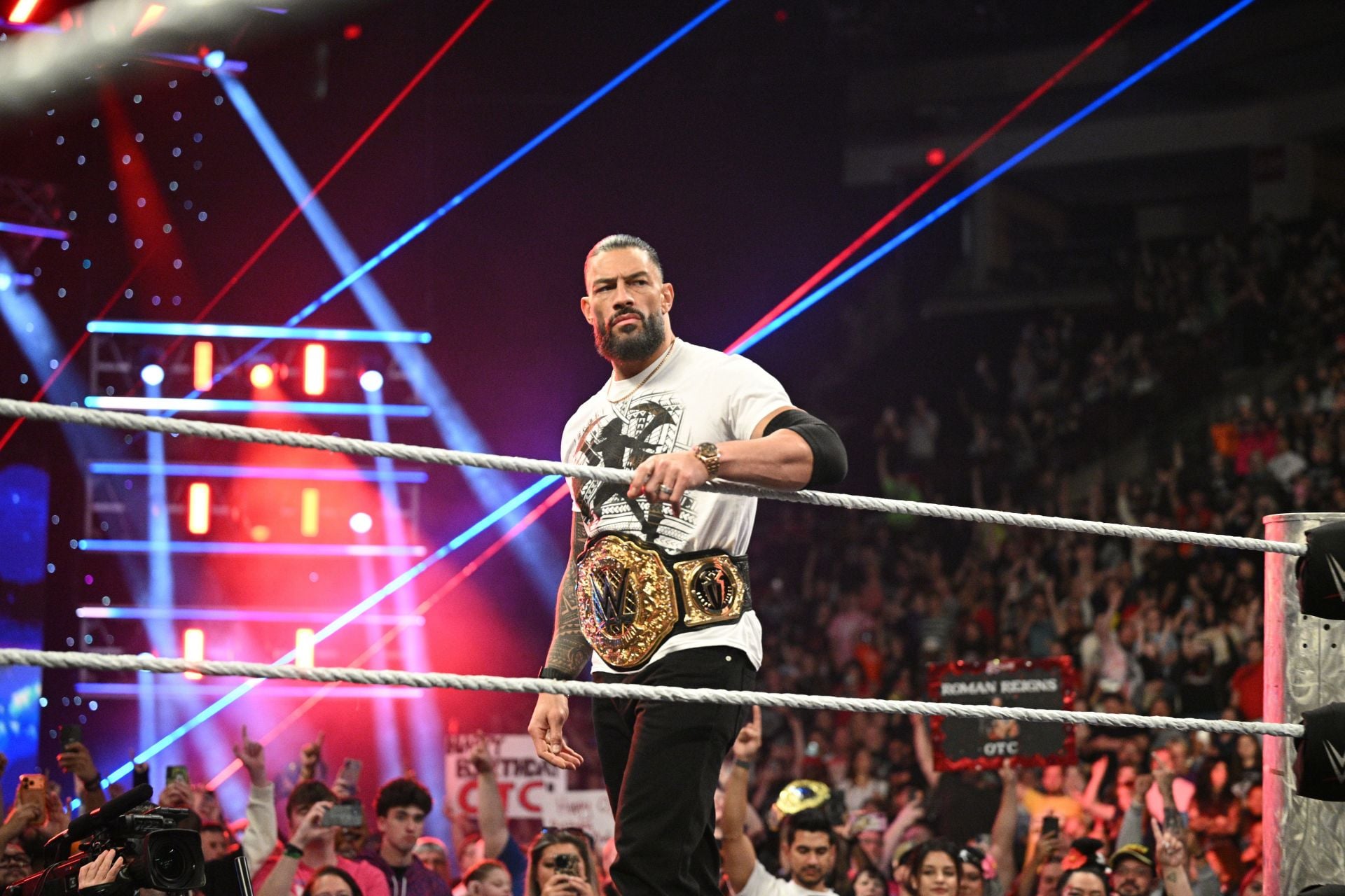 23-Year-Old WWE Star Insults Roman Reigns' Family