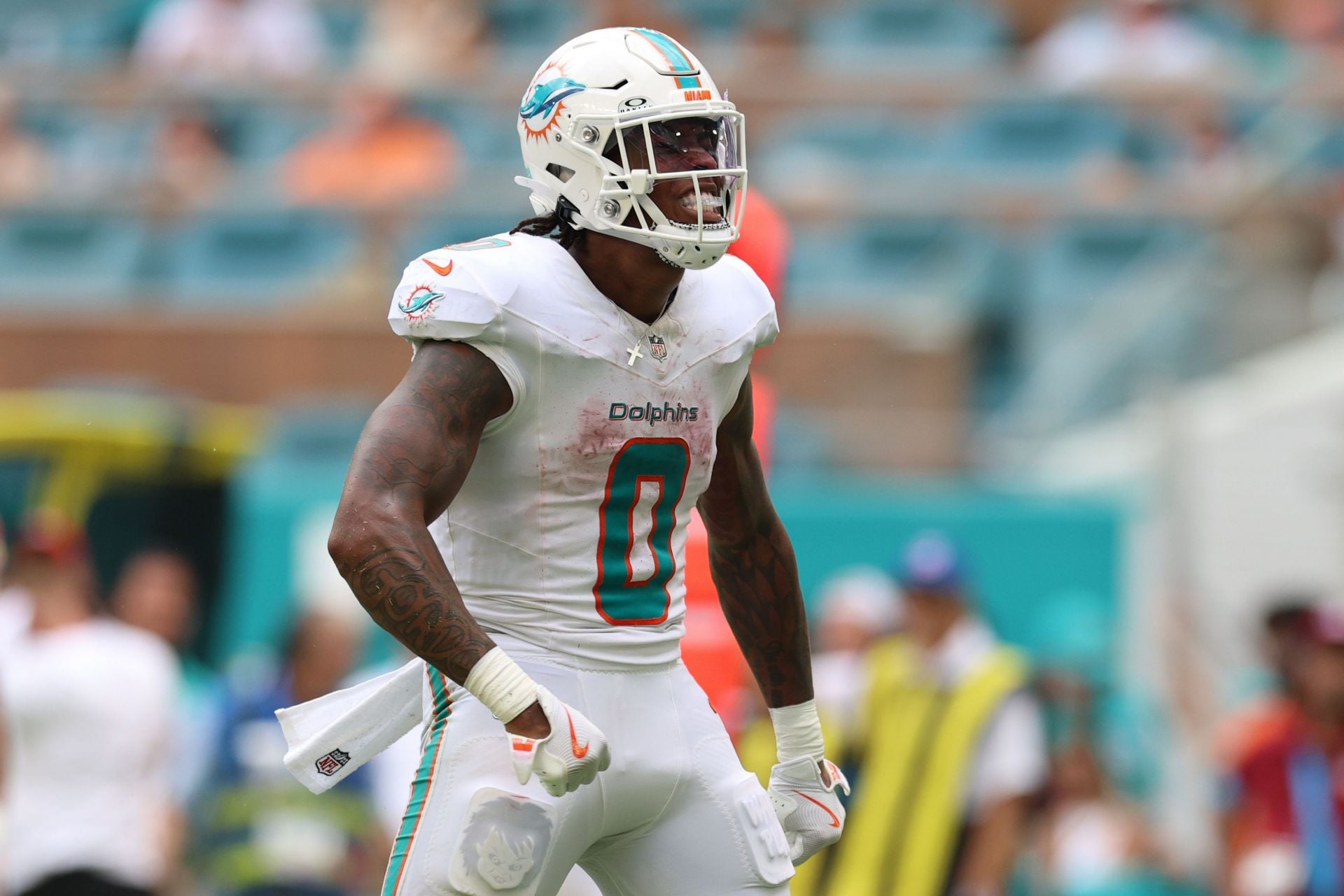 Miami Dolphins' Ollie Gordon II received 17 carries in a single game - Source: Imagn