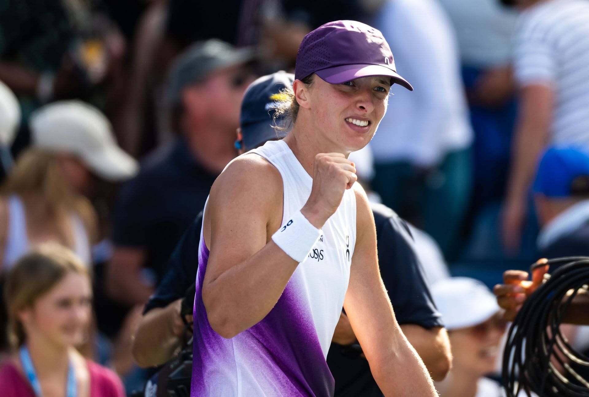 Iga Swiatek vs Zheng Qinwen preview, head-to-head, odds, prediction & betting tips | US Open 2026