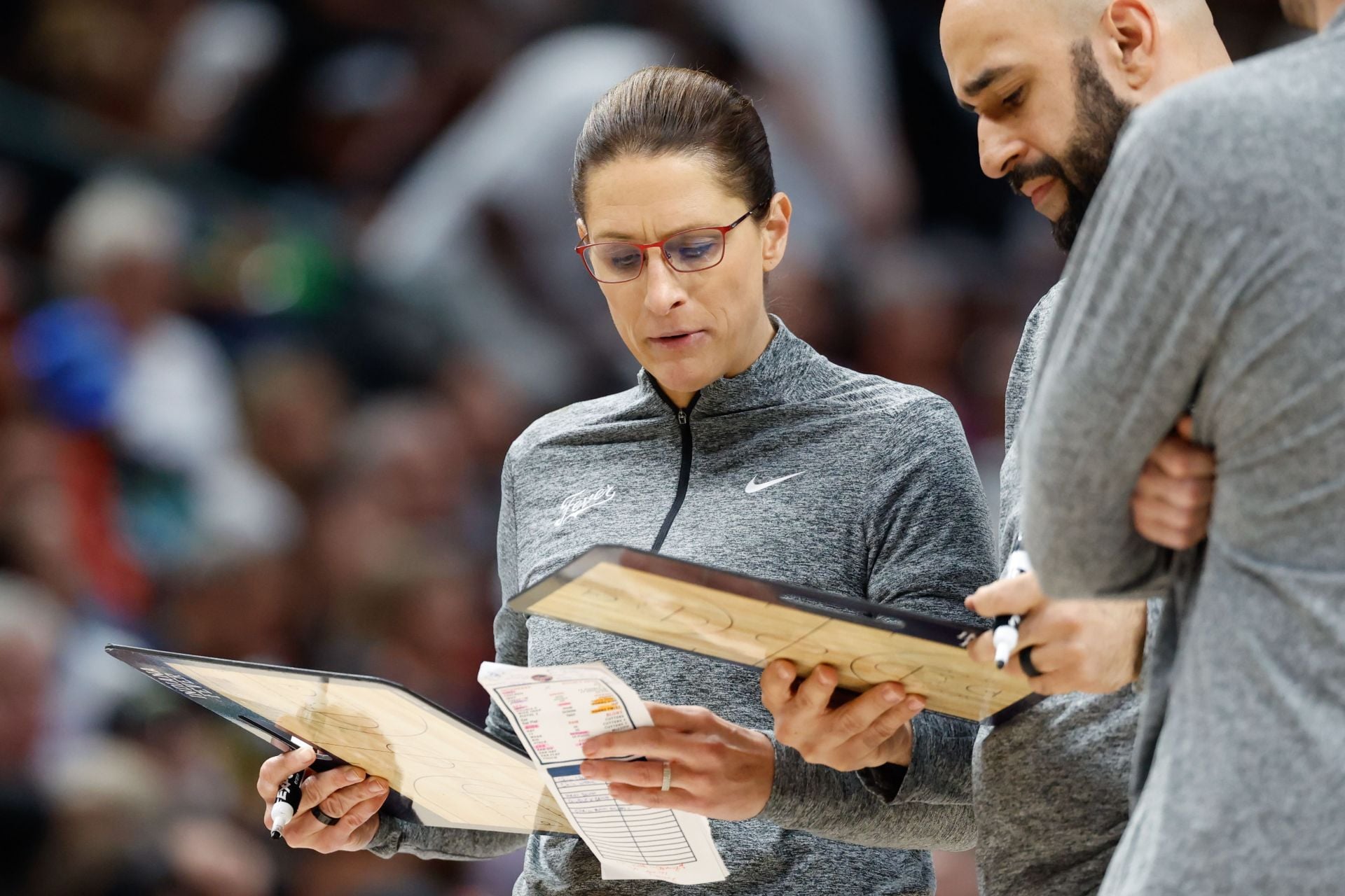 4 WNBA Coaches Now On Hot Seat After Sparks Pull Trigger On Head Coach Lynne Roberts