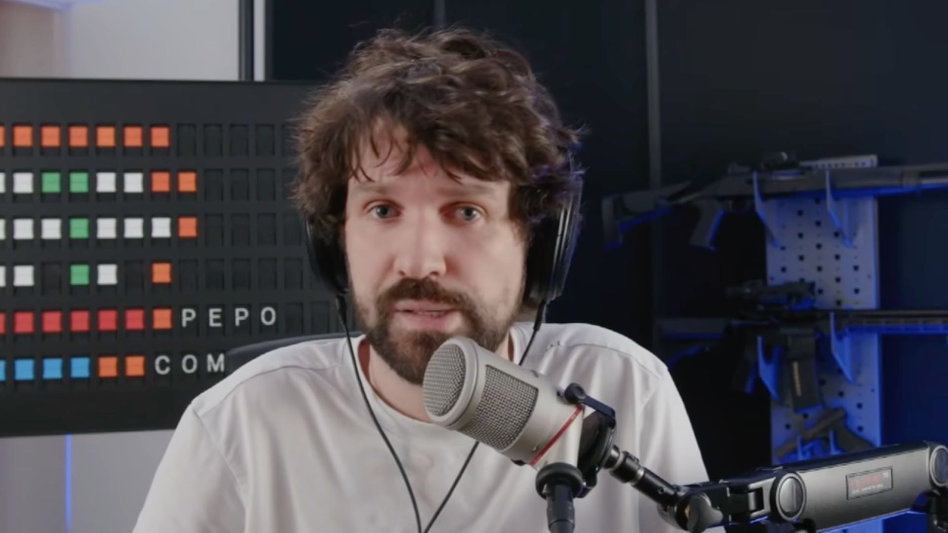 Destiny shows video that got him permanently banned from Twitch, calls out controversial comments that are seemingly allowed on platform