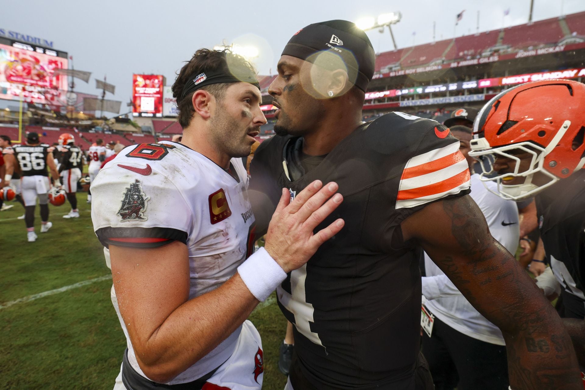 "Deshaun Watson has outplayed Baker Mayfield": NFL analyst takes shot at Bucs $165,000,000 QB for struggling against former team
