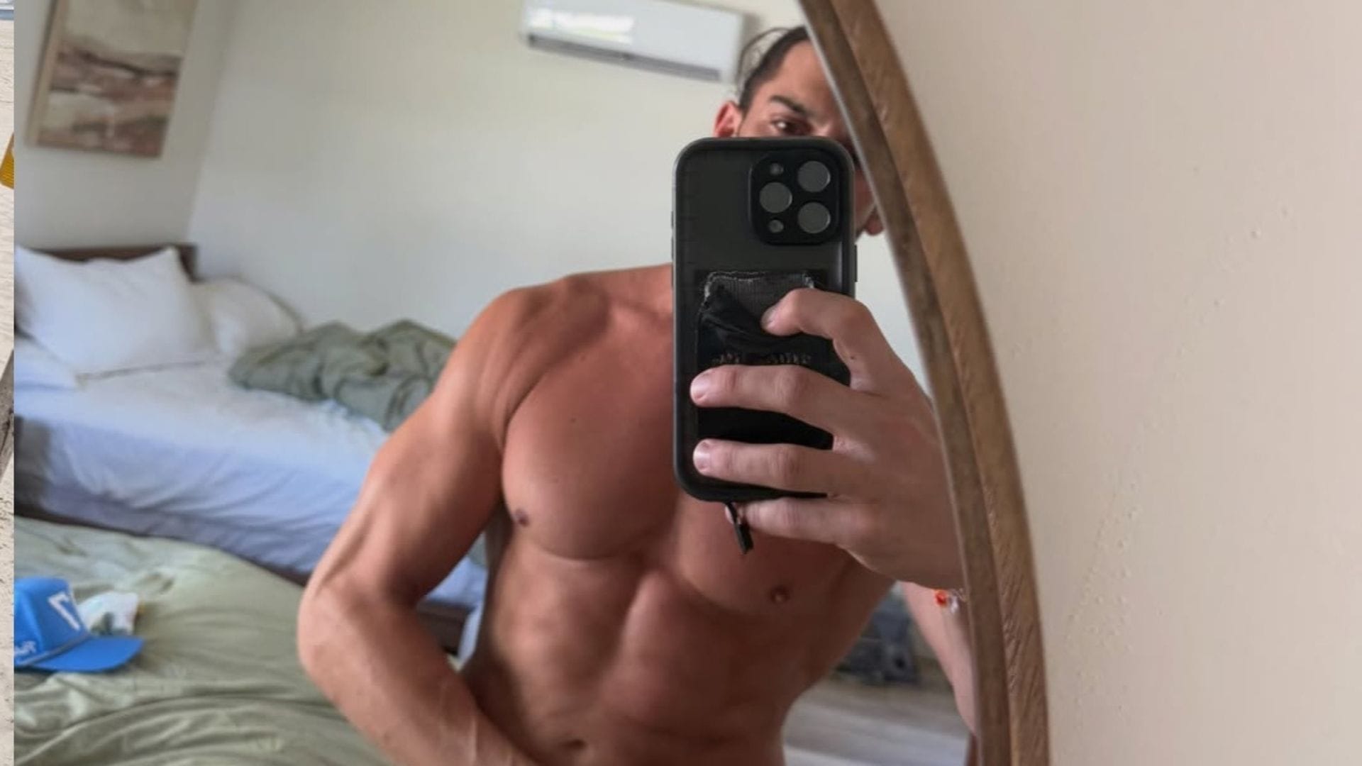 "They Find Me" - WWE Official Makes Request; Top Star Responds With Disturbingly Hilarious Message